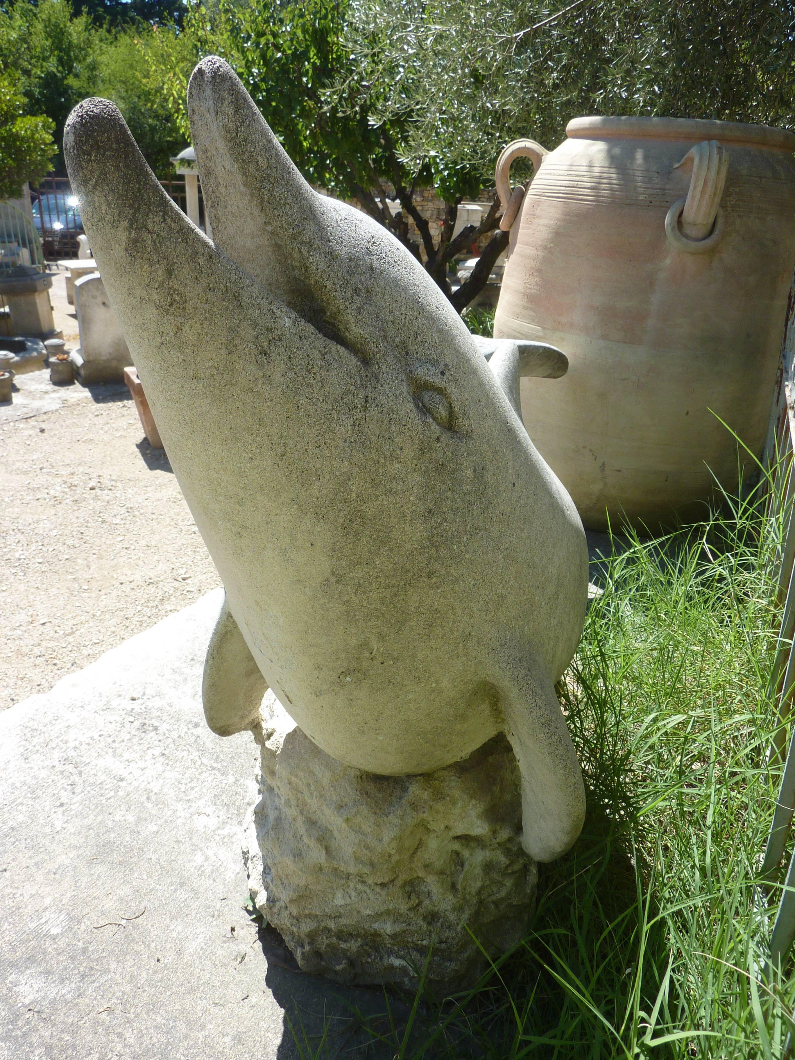 20th Century Hand-Sculpted Dolphin in French Natural Limestone, Provence In Good Condition For Sale In Isle sur la Sorgue, FR
