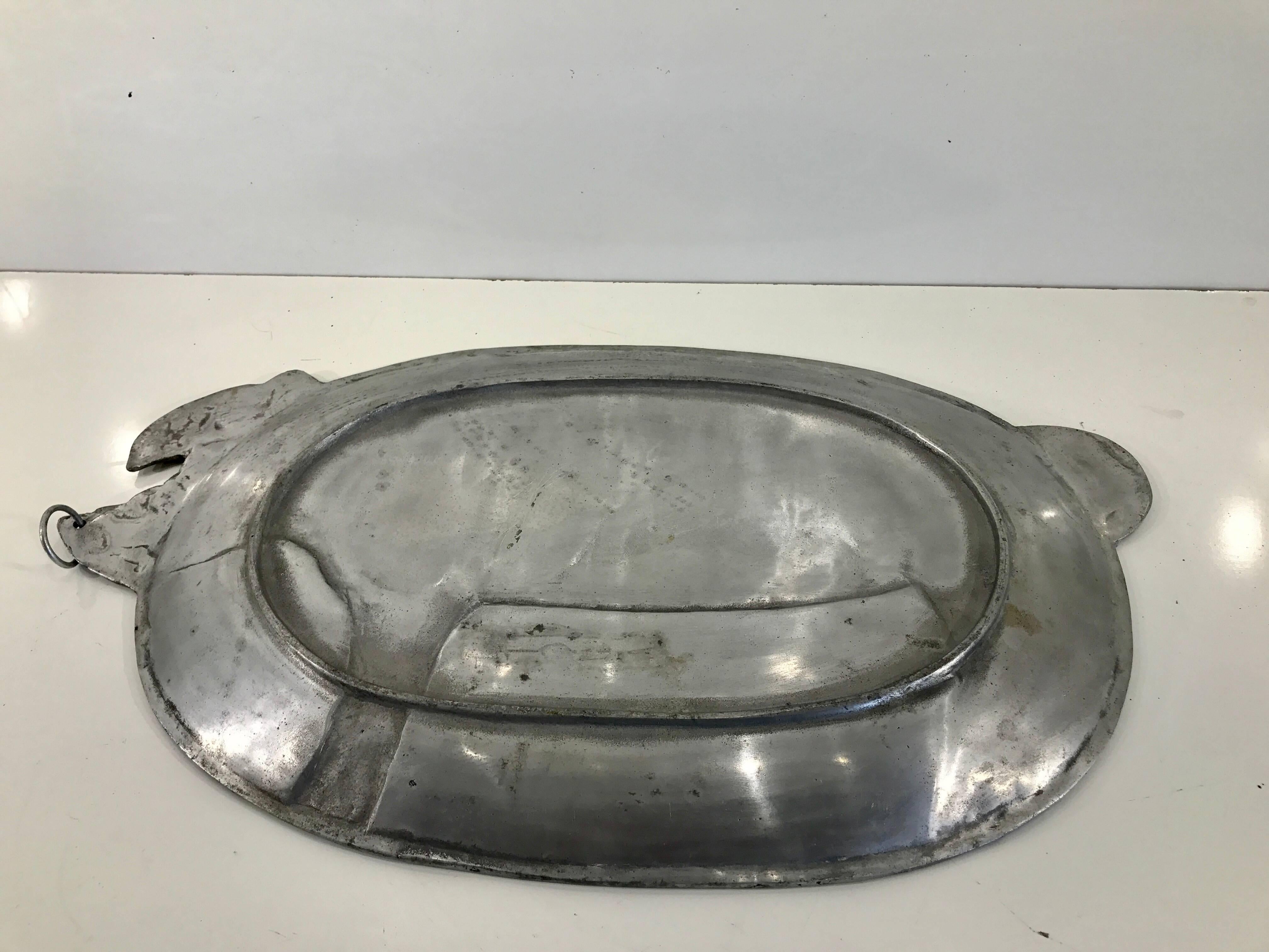 Antique French Pewter Pig Motif Platter In Good Condition In West Palm Beach, FL