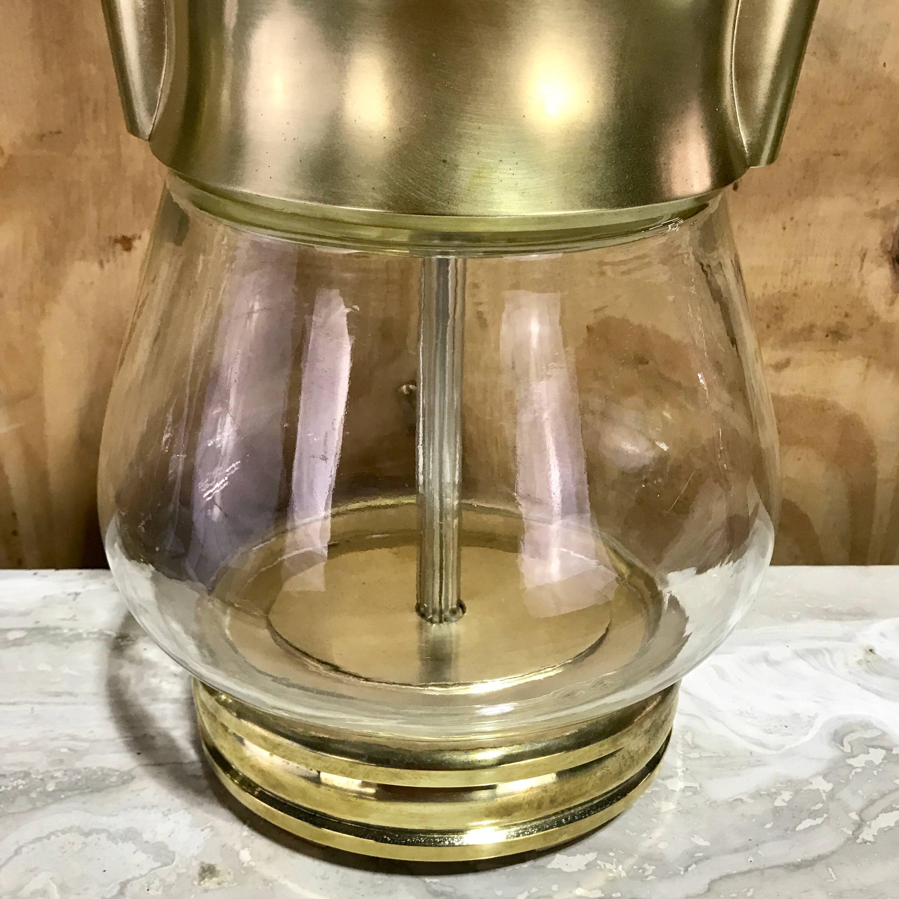 Pair of Midcentury Hu Style Brass and Murano Glass Lamps 3