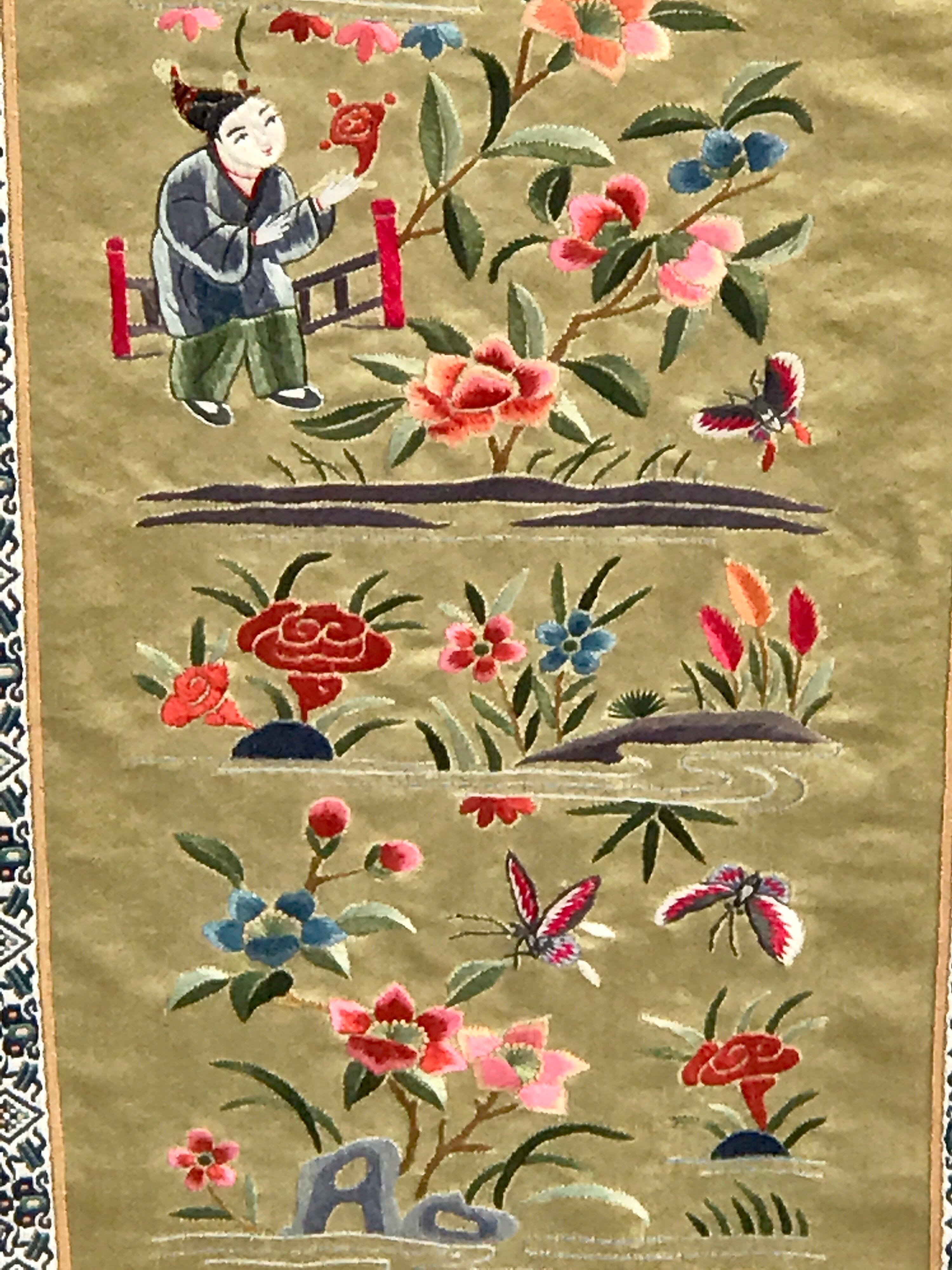 Pair of Chinese Republic Silk Tapestries In Good Condition In West Palm Beach, FL