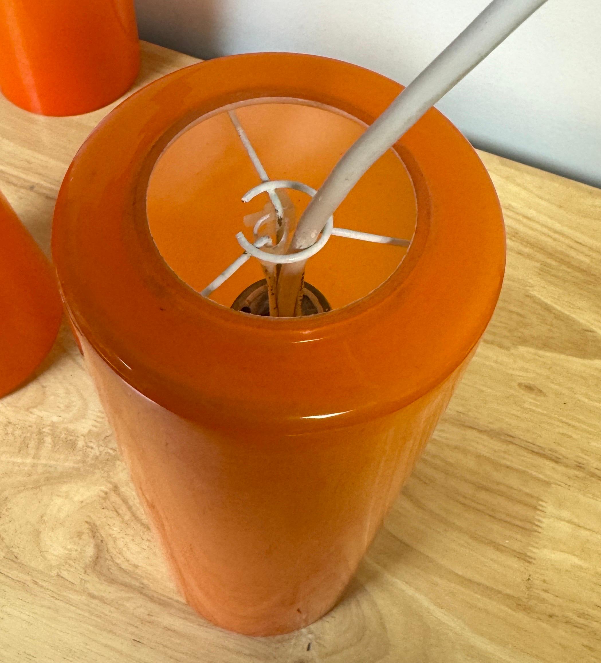 Lustre/ Pendentif danois moderne à trois lumières Holmegaard en verre orange en vente 7