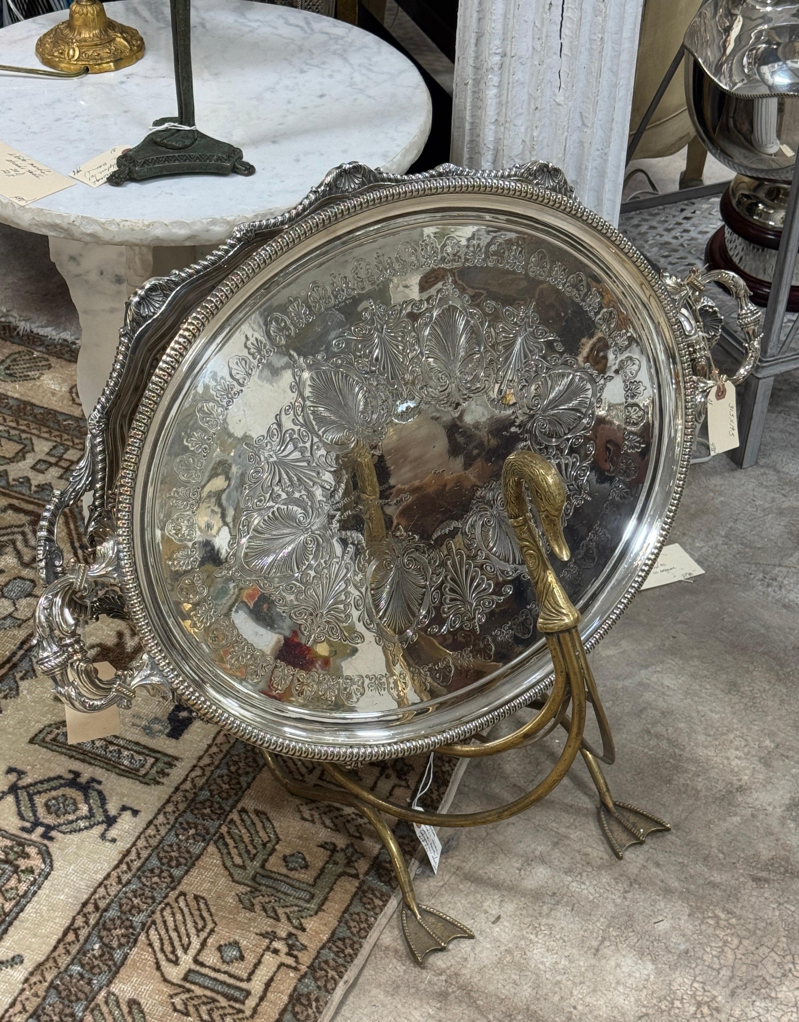 Porte-revues ou présentoir en forme de cygne en bronze patiné, C.C. 1960. en vente 4