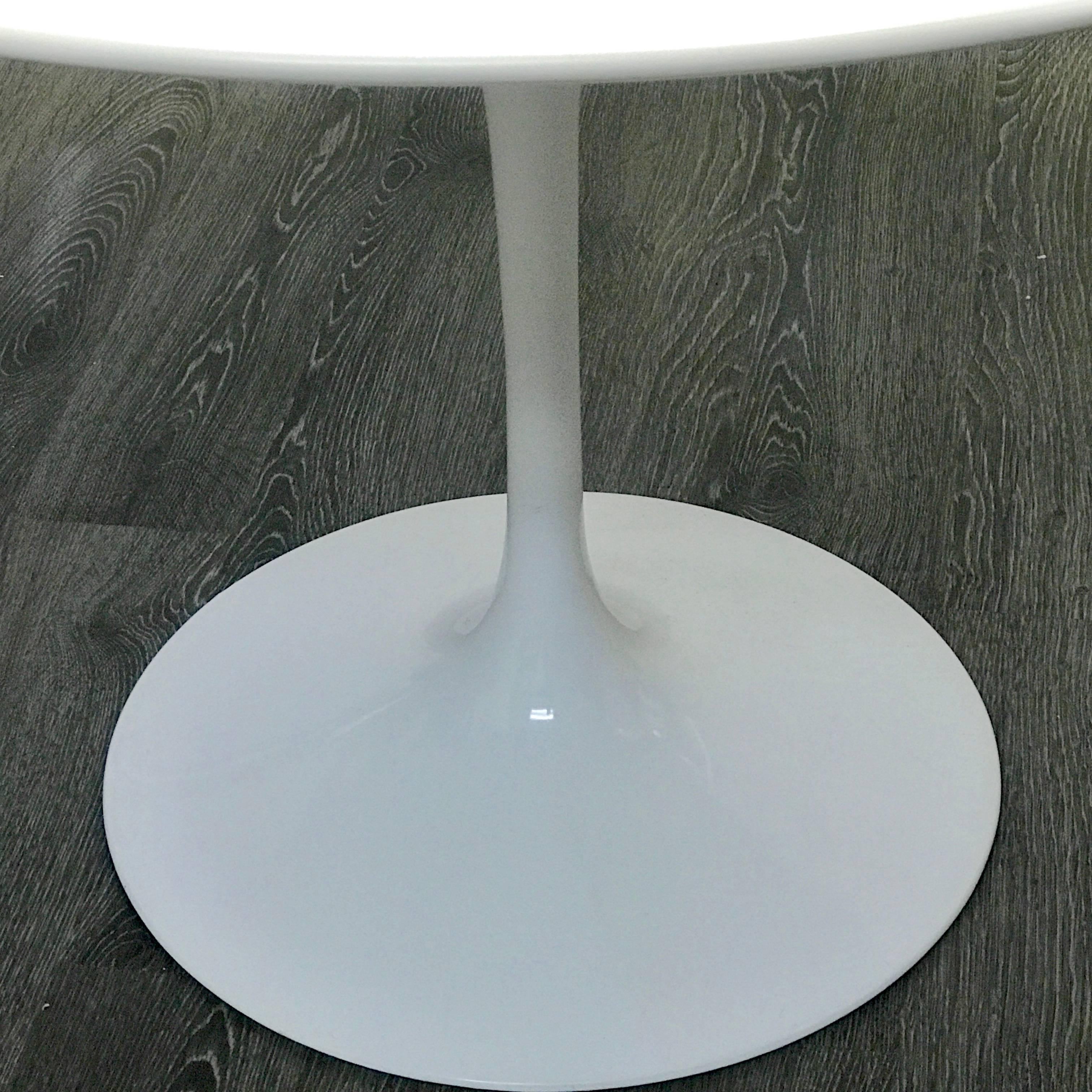 Eero Saarinen for Knoll International Tulip Dining Table In Good Condition In West Palm Beach, FL