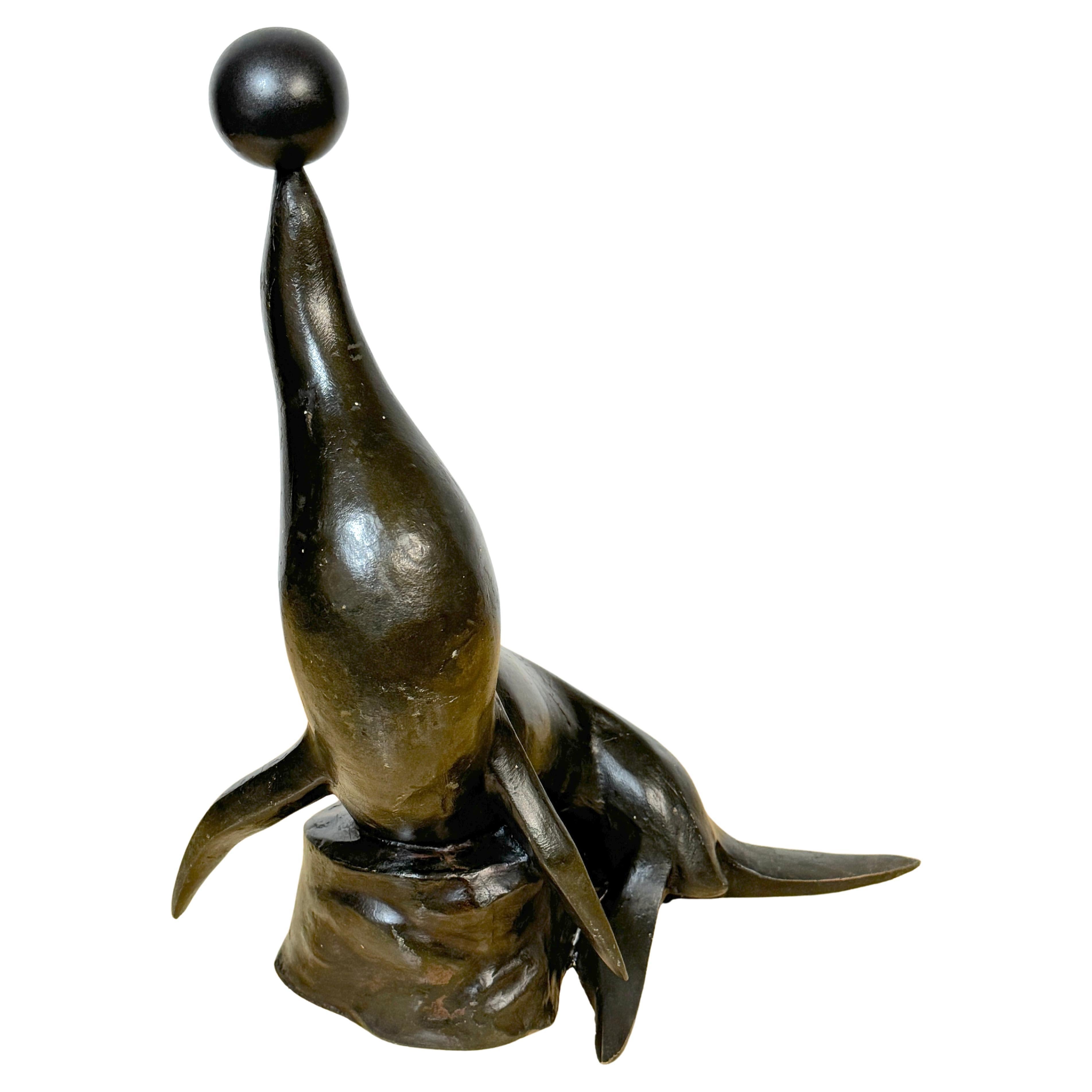 Reuben Nakian (estadounidense, 1897-1986)
Título: Sello, 1930
Técnica: Escultura de bronce
Movimiento: Arte Moderno
Edición: Reparto del Artista
Dimensiones: 7,5 pulgadas de profundidad x 14 pulgadas de ancho x 17 pulgadas de alto
Peso: 27