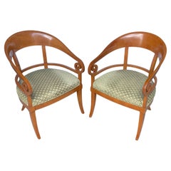 Pareja de sillones de brazo/club austriacos Biedermeier de madera de frutal, 2ª pareja disponible