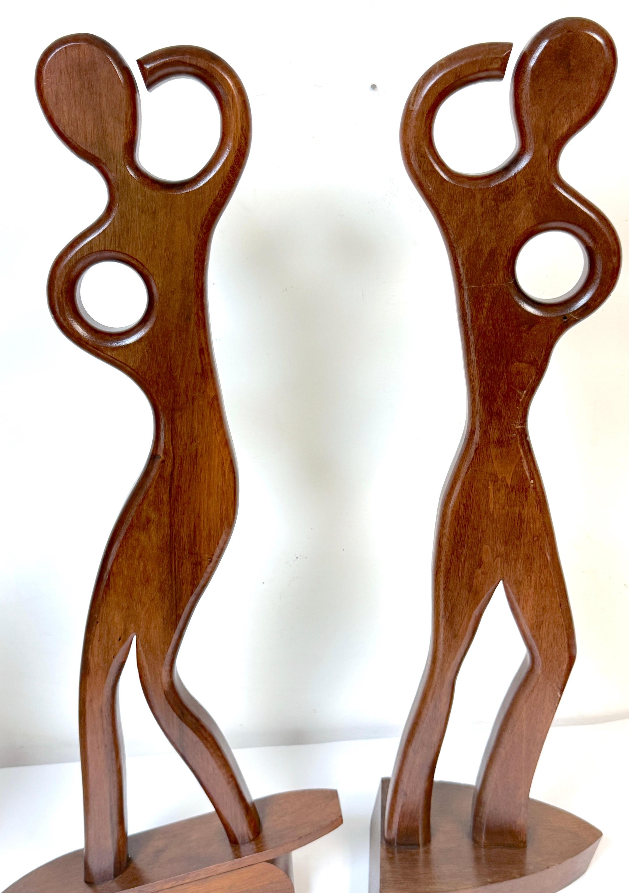 Coppia di sculture in teak di William Westenhaver per Witco - Il diportista e il surfista in vendita 3