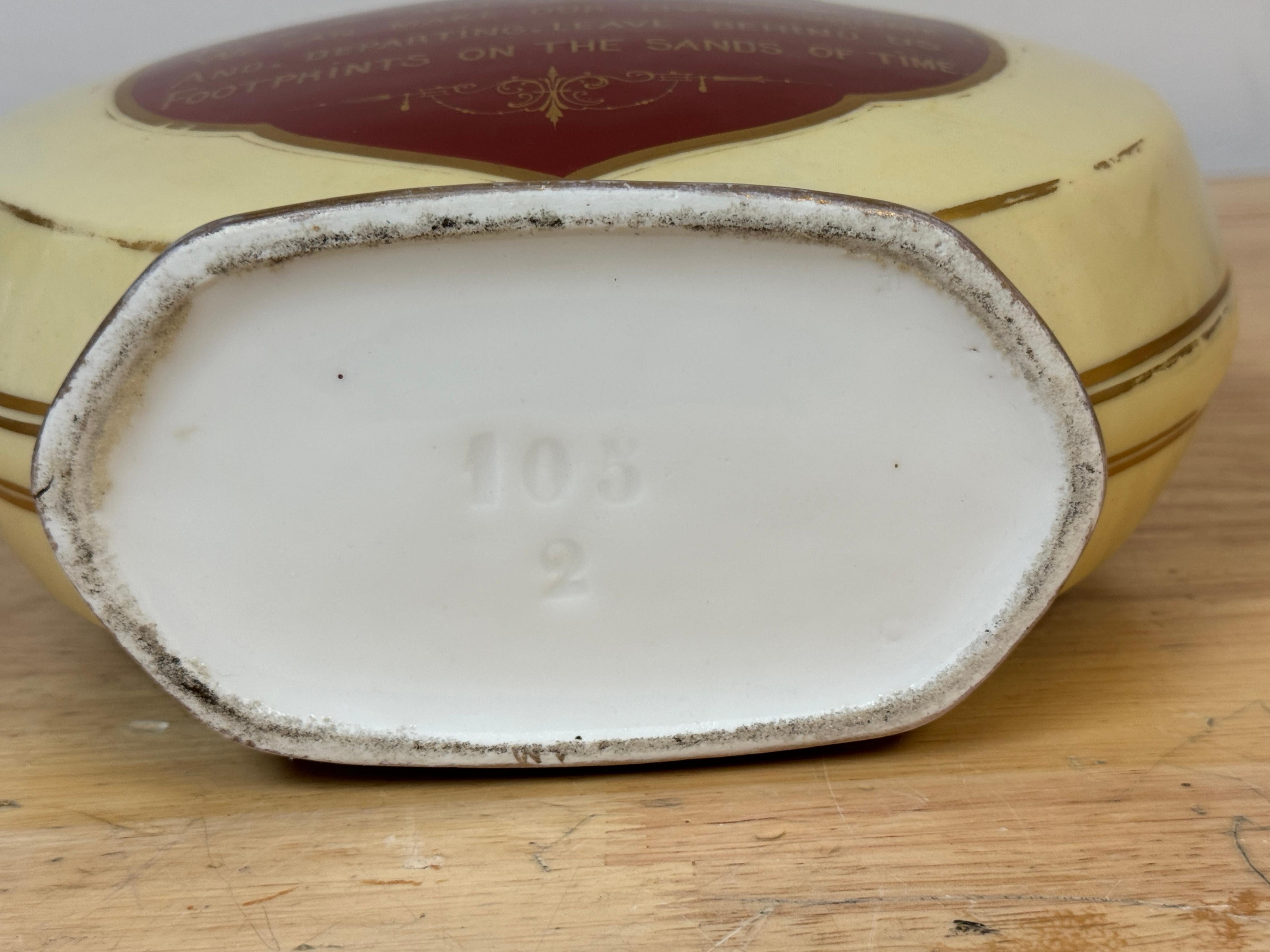 Jarrón de porcelana Old Paris de Henry Wadsworth Longfellow con inscripción poética en venta 5