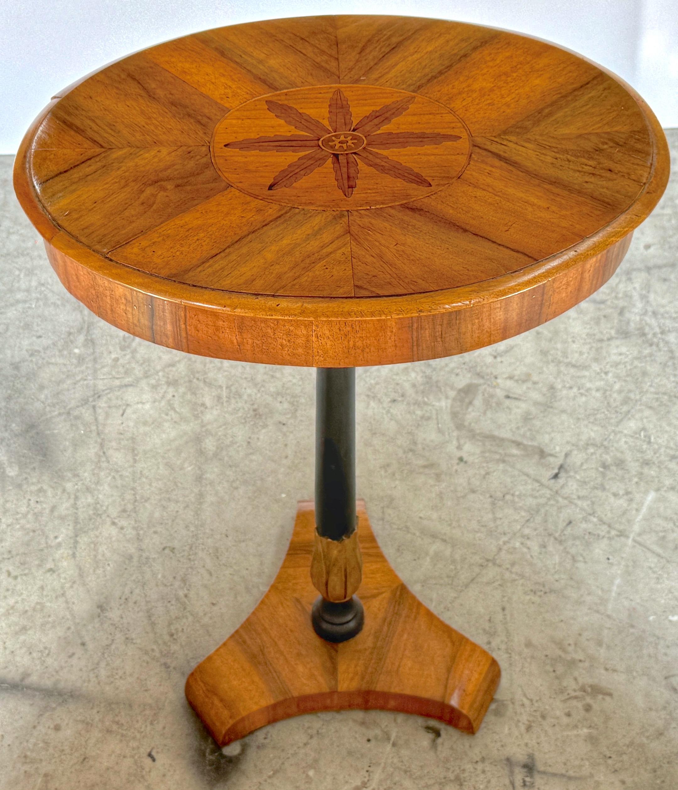 19th C. Biedermeier Inlaid Fruitwood, Satinwood & Yew Side Table, Circa 1850s In Good Condition For Sale In West Palm Beach, FL