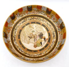 Japanische Satsuma-Schale aus der Meiji-Zeit, signiert von Kōzan, mit einer Tsuchigumo-Spinnennetz-Darstellung