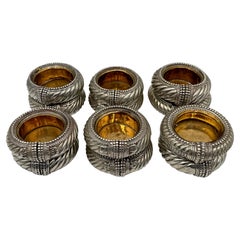 12 bracelets de cheville indiens argentés et dorés, transformés en dessous de verre, cendriers et coupelles en laiton doré