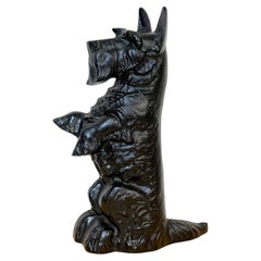 Butée de porte en fonte « Scotty » attribuée à Hubley, vers 1930