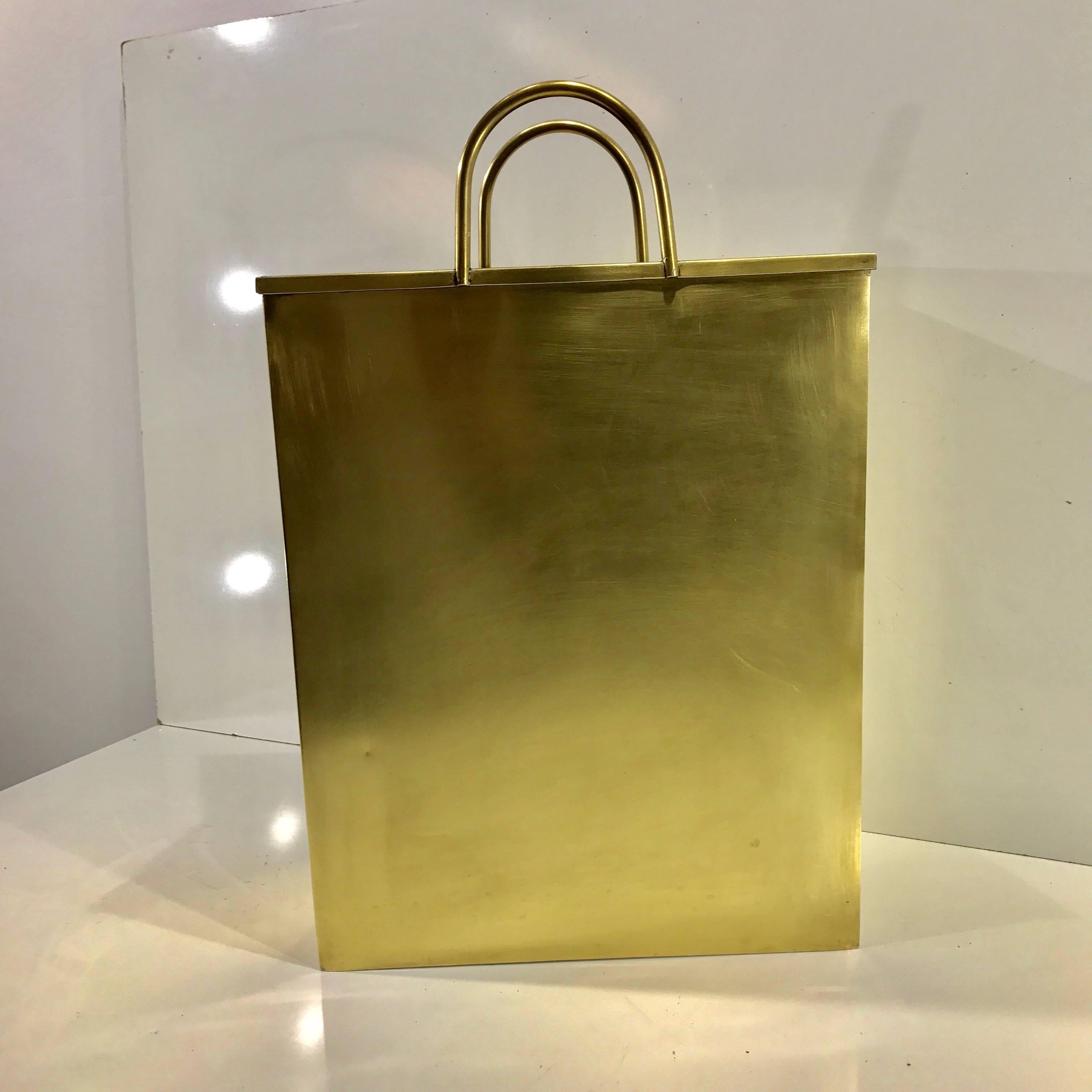 Gio Ponti, attributed brushed brass shopping bag magazine/umbrella stand, realistically cast and modeled, perfect for magazines or umbrellas. Stamped 