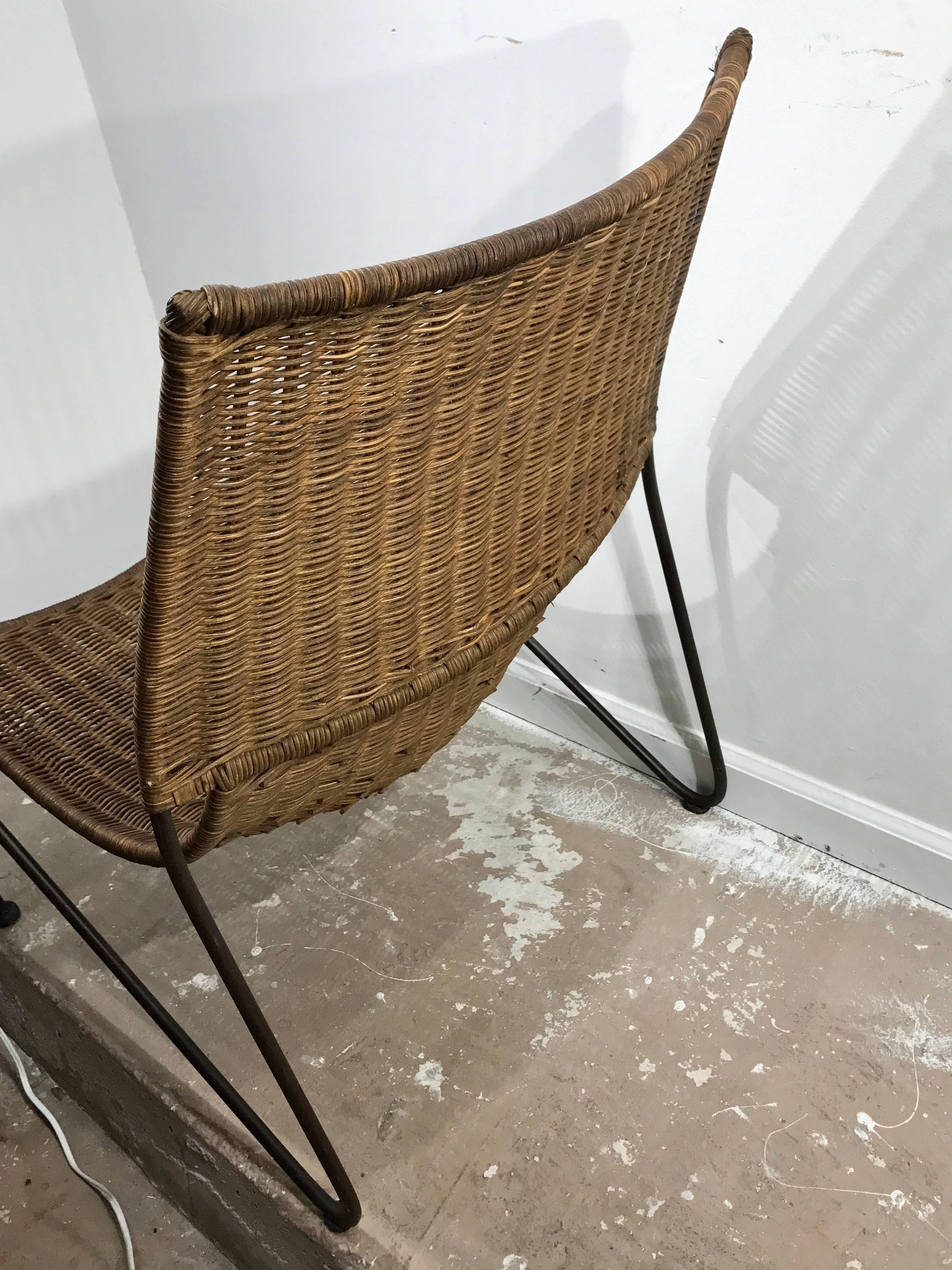 Great Pair of Mid-Century Sling Wicker Lounge Chairs 1