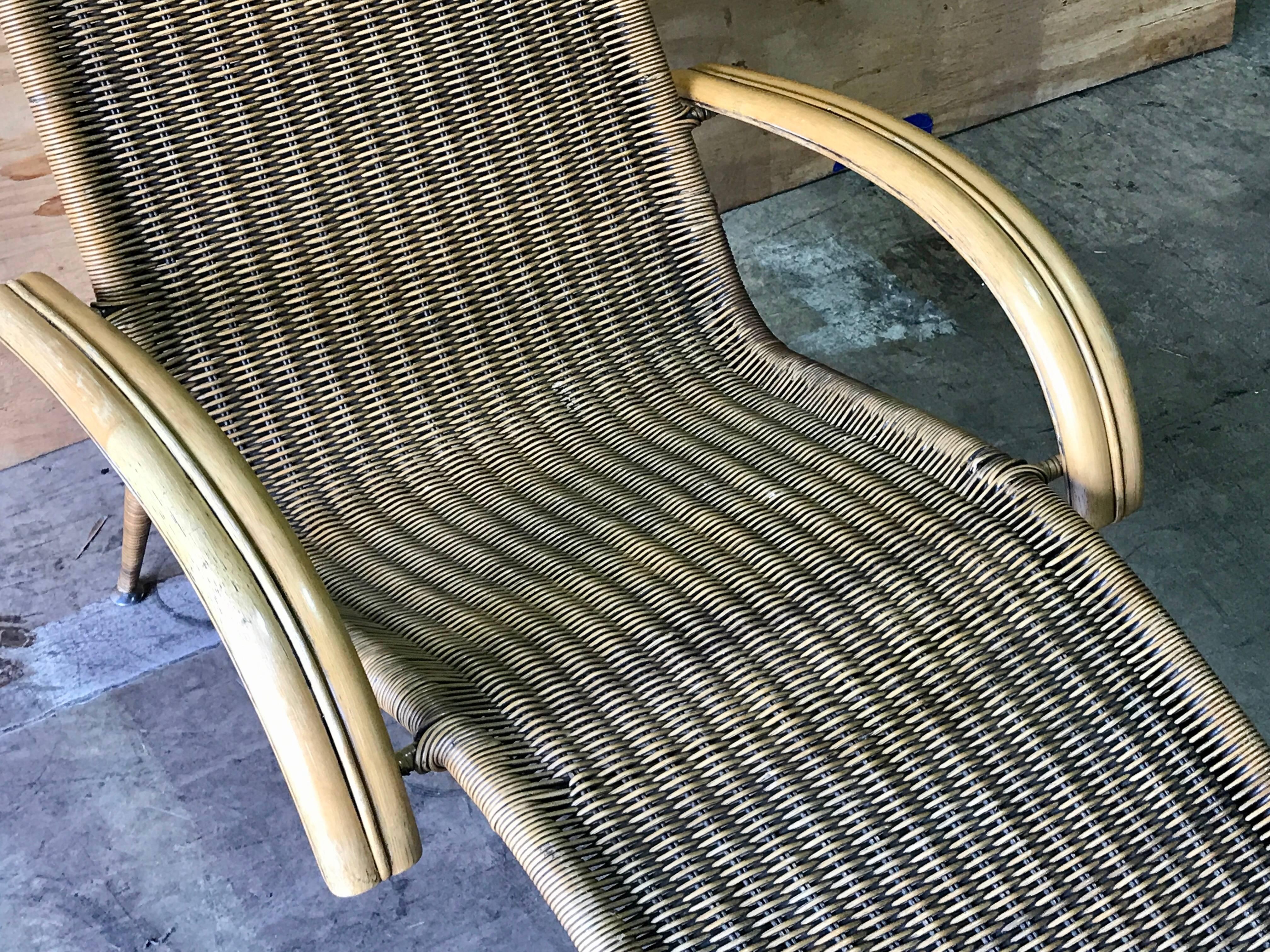 Midcentury Italian Woven Rattan Chaise Lounge, Restored In Good Condition In West Palm Beach, FL
