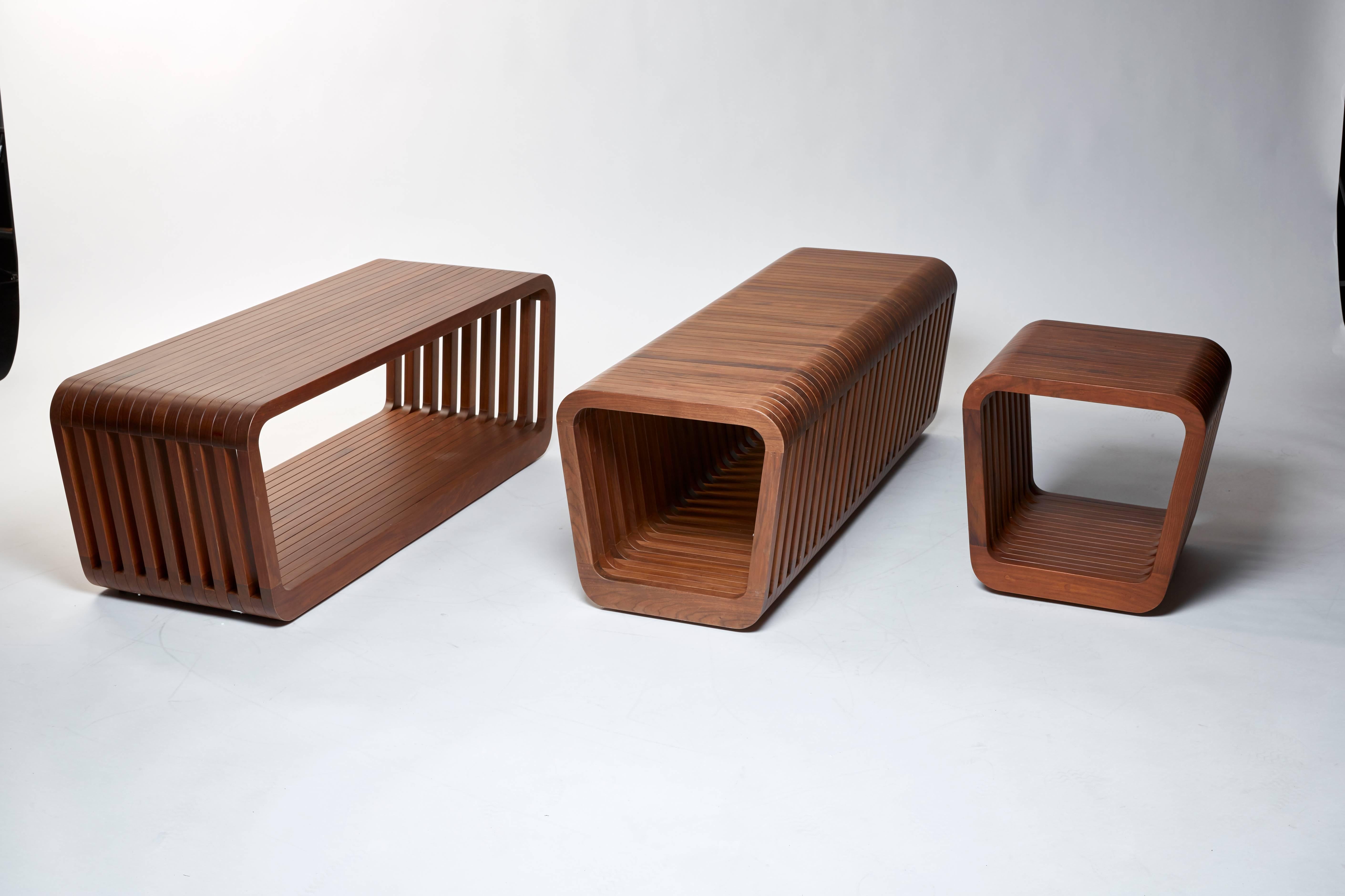 Verni Banc ou table basse, LINK par Reda Amalou, 2016, noyer américain. en vente
