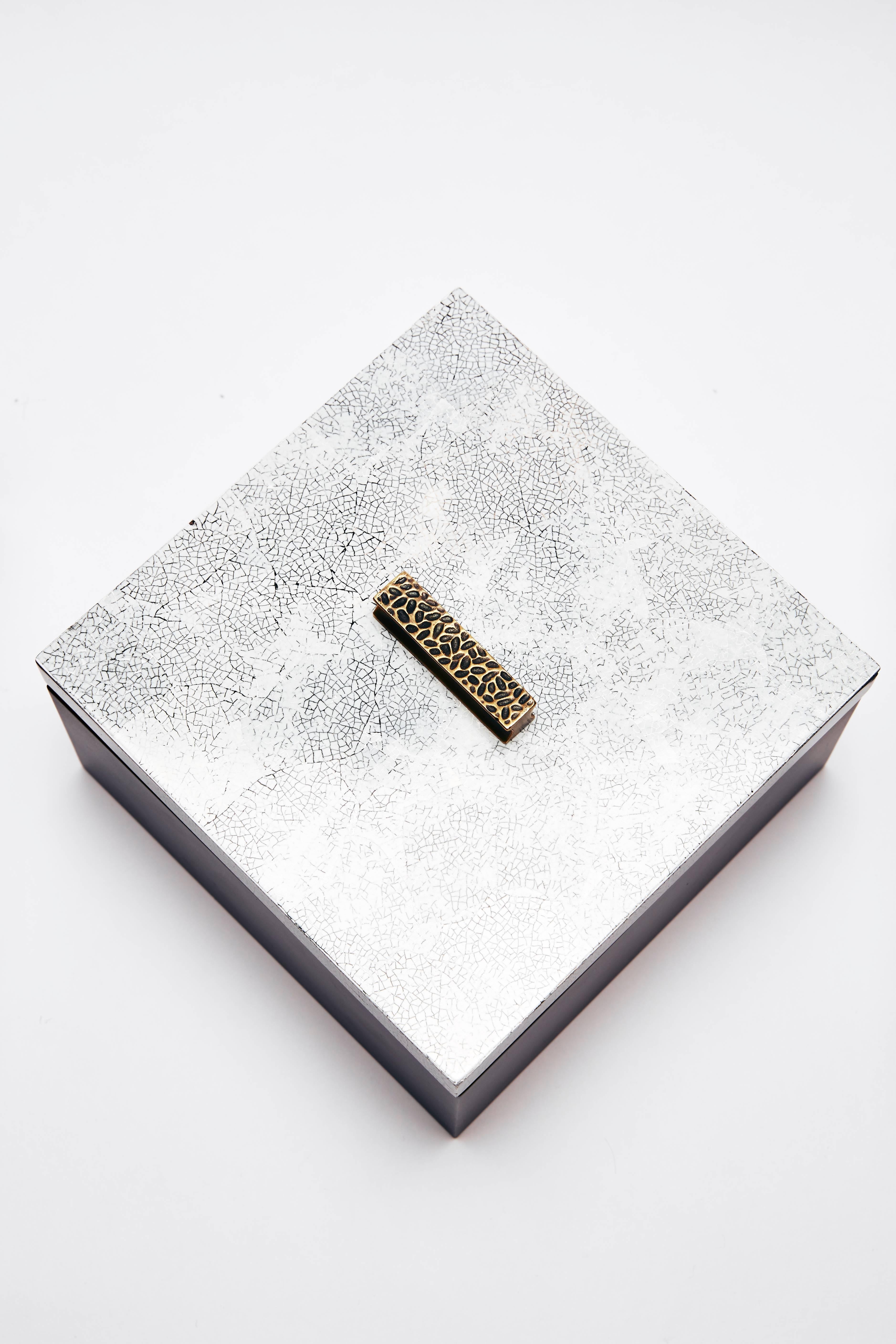 Cajas decorativas, ELLA de Reda Amalou Design, 2016 - Cáscara de huevo blanca, Negro Vietnamita en venta