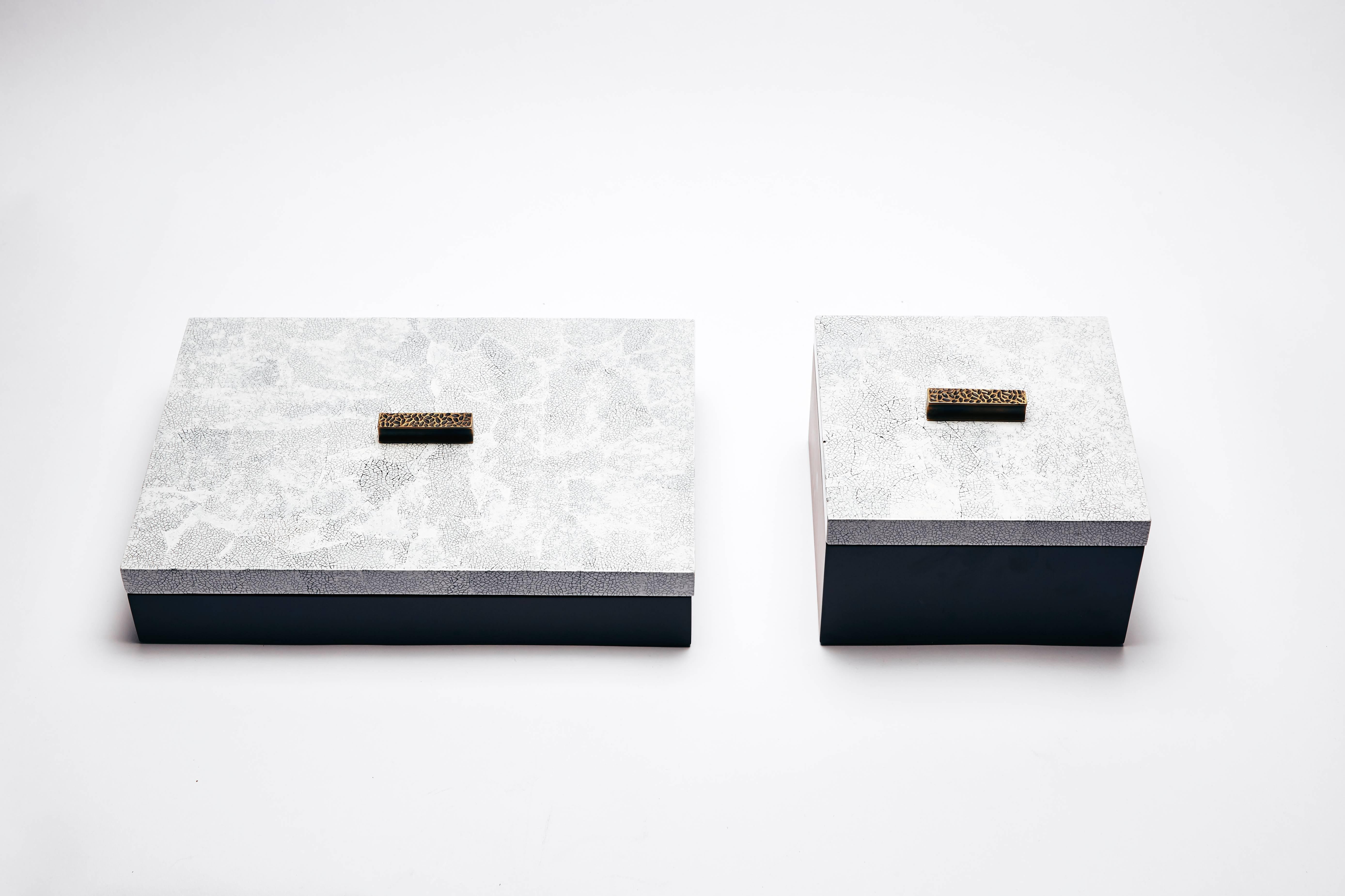 Cajas decorativas, ELLA de Reda Amalou Design, 2016 - Cáscara de huevo blanca, Negro Lacado en venta