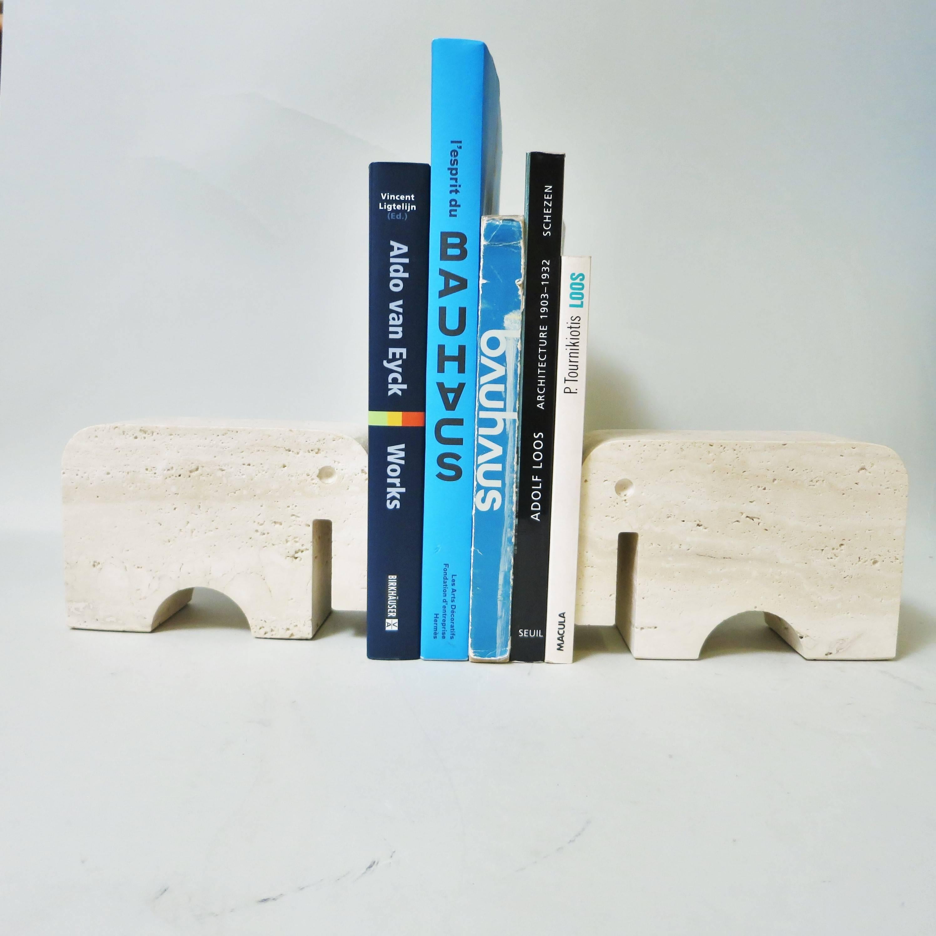 Pair of Bookends Elephant in Travertine by Fratelli Mannelli, 1970 In Good Condition In Paris, FR