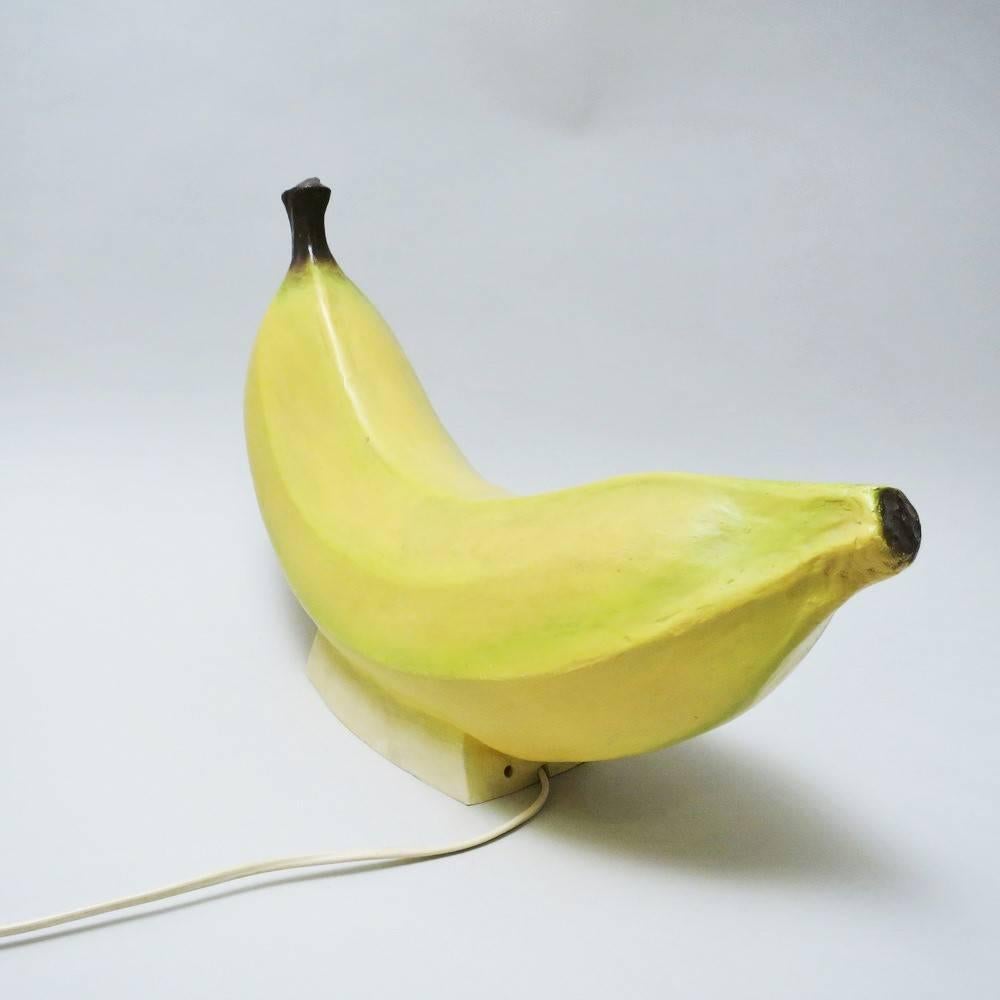 Large pop banana lamp in yellow lacquered plastic made in Germany in the late 1970s.