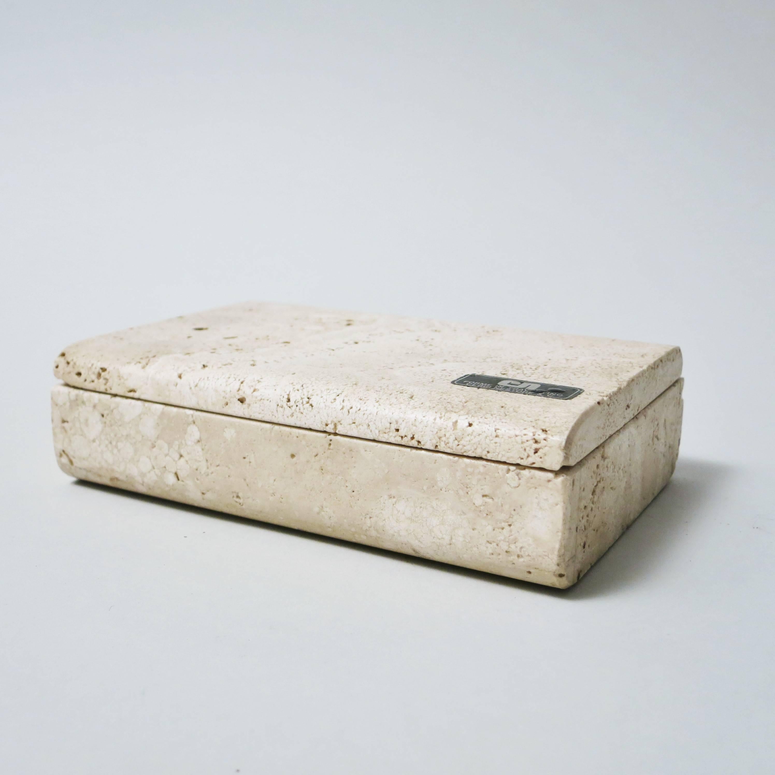 Mid-Century Modernist rectangular box in travertine designed by Cerri Nestore in Volterra, Italy, circa 1970. Labelled by maker on both parts.