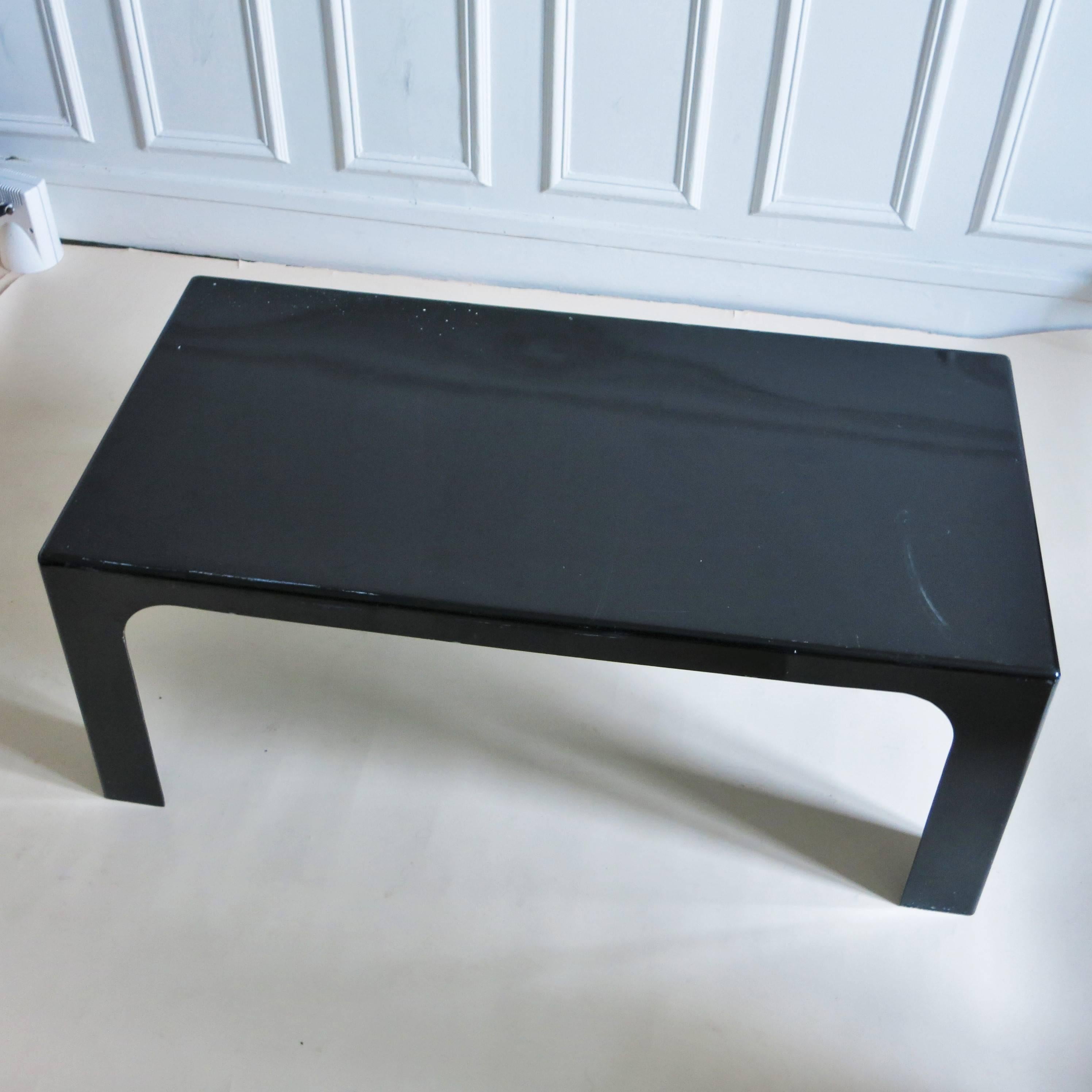 Coffee Table in Black Fiberglass by Marc Berthier, 1972 In Good Condition In Paris, FR