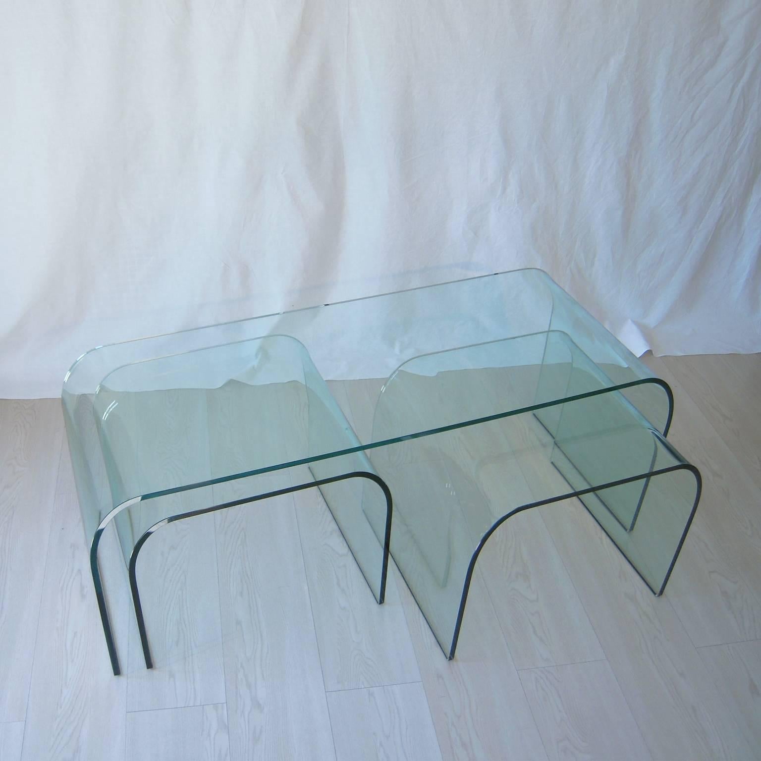 Set of 3 Italian Fiam Curved Crystal Glass Center, Nesting Table, 1980 In Excellent Condition For Sale In Mornico al Serio ( BG), Lombardia