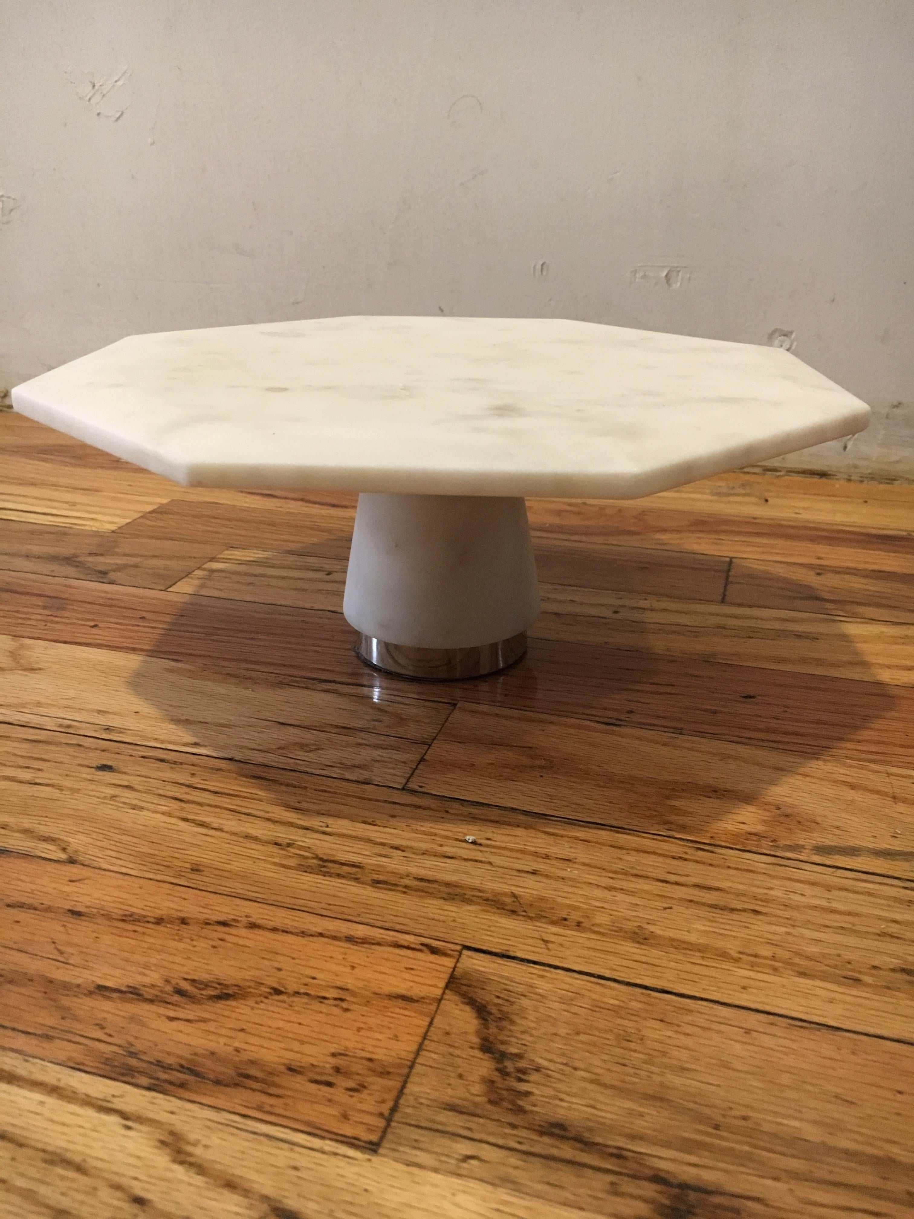 Marble Cake Stand Tray In Good Condition For Sale In New York, NY