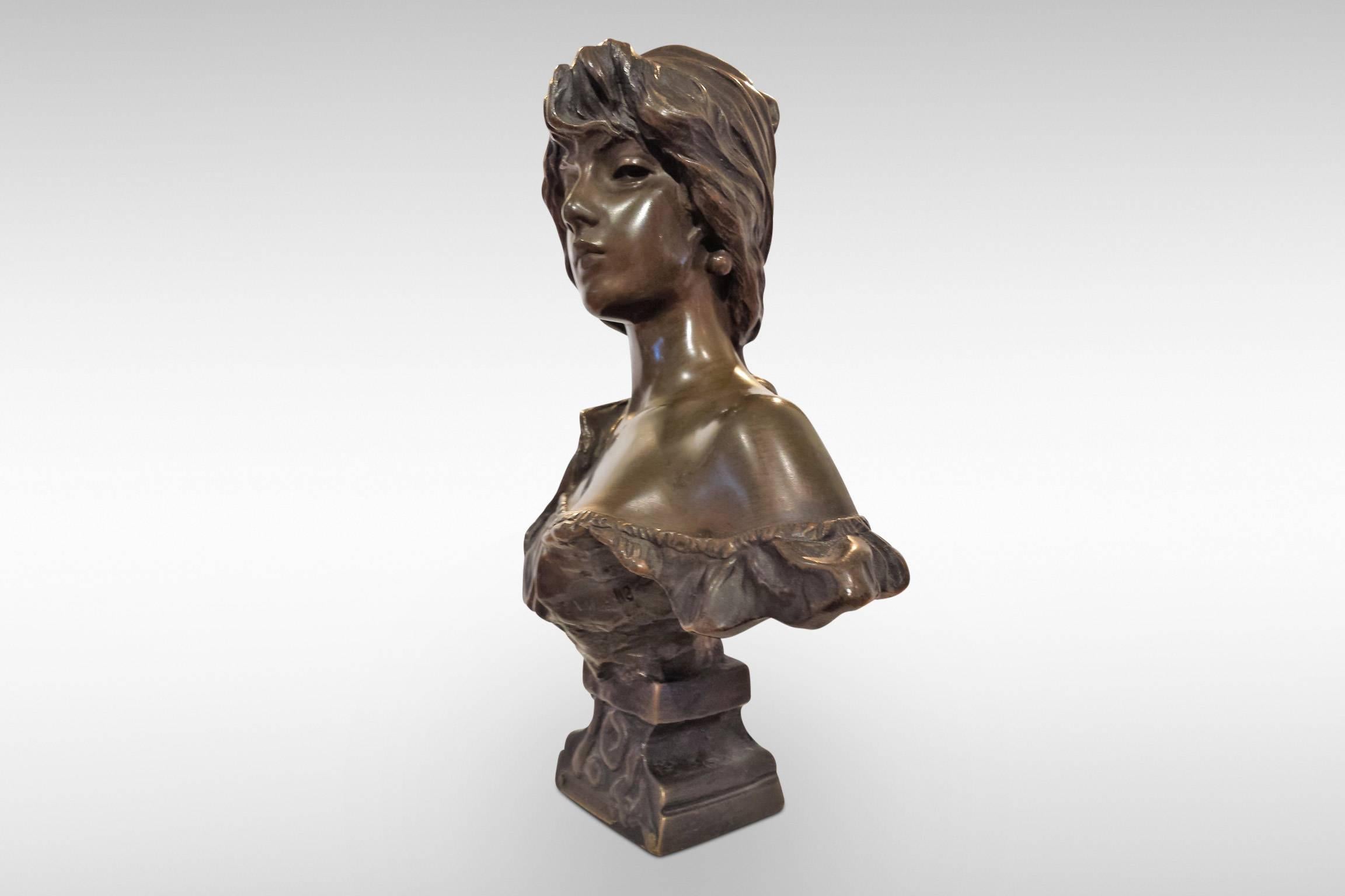 'Lola': Art Nouveau bronze by Emmanuel Villanis
Signed 'E Villanis' to the bust, with title and foundary marks to the base,
circa 1890.