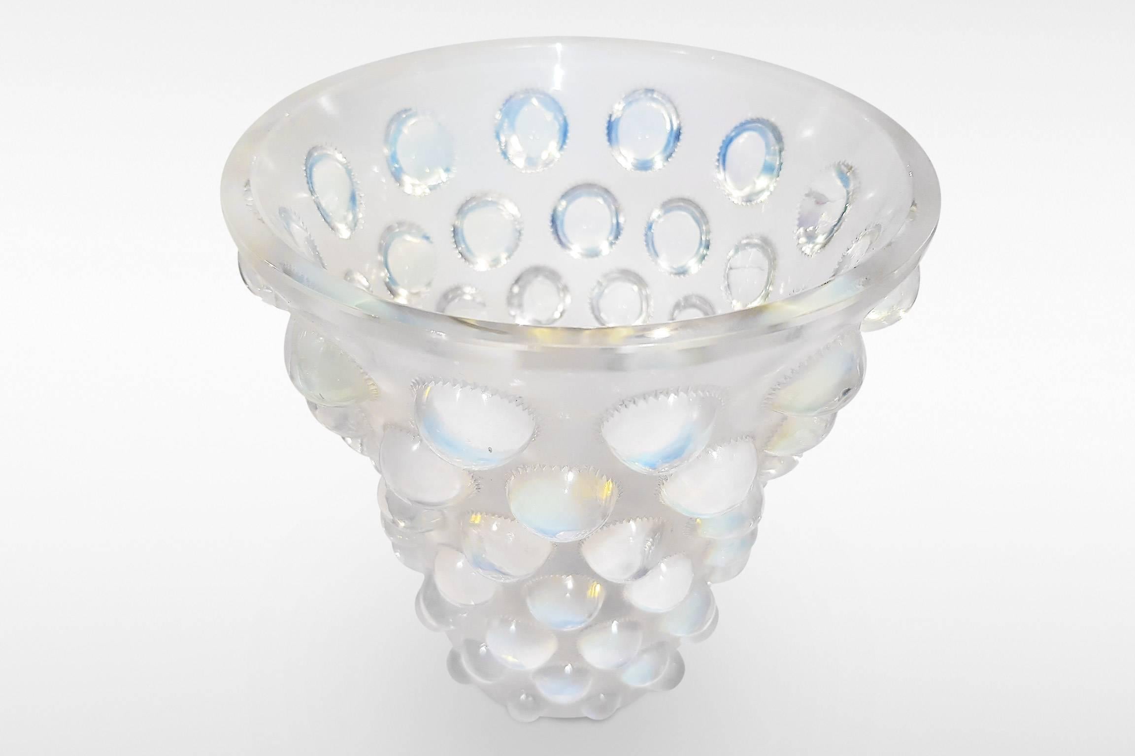 French 'Bammako', an Art Deco Opalescent Glass Vase by Rene Lalique For Sale