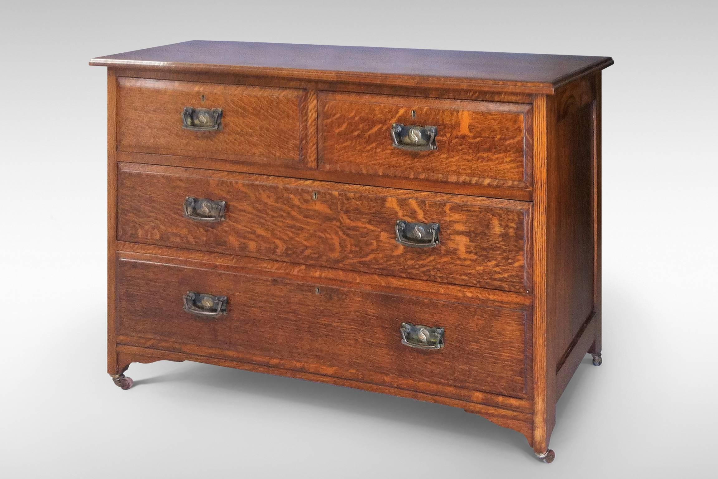 British Arts and Crafts Movement Chest of Drawers in Quarter-Sawn Oak