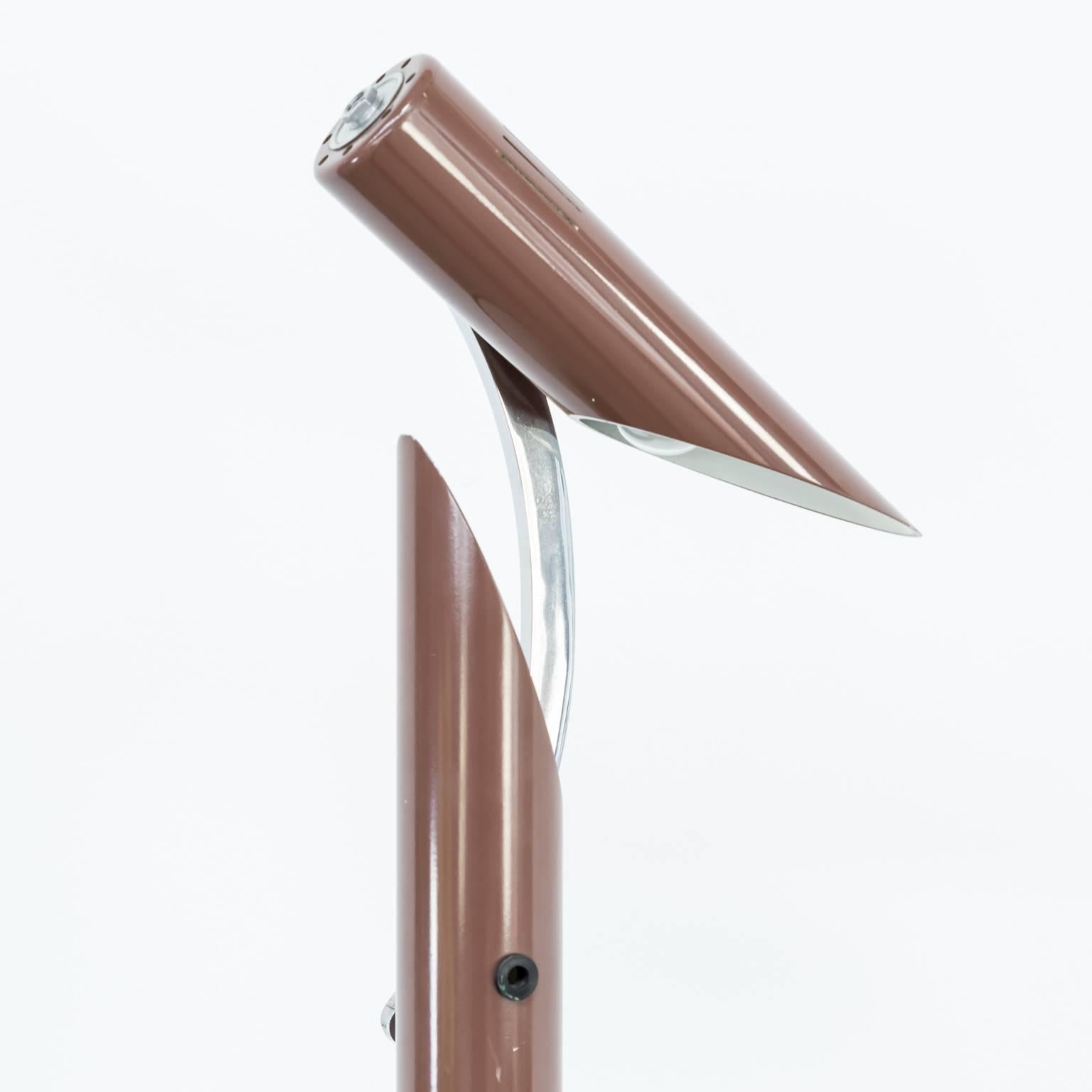 1970s Fase Madrid modernist 'Tharsis' rare floorlamp. Rareness because Tharsis mostly has been sold as desk lamp. This is a 134cm floor lamp marked Fase Madrid. Nice brown lacquered steel and white inner. Good condition, wear consistent with age and