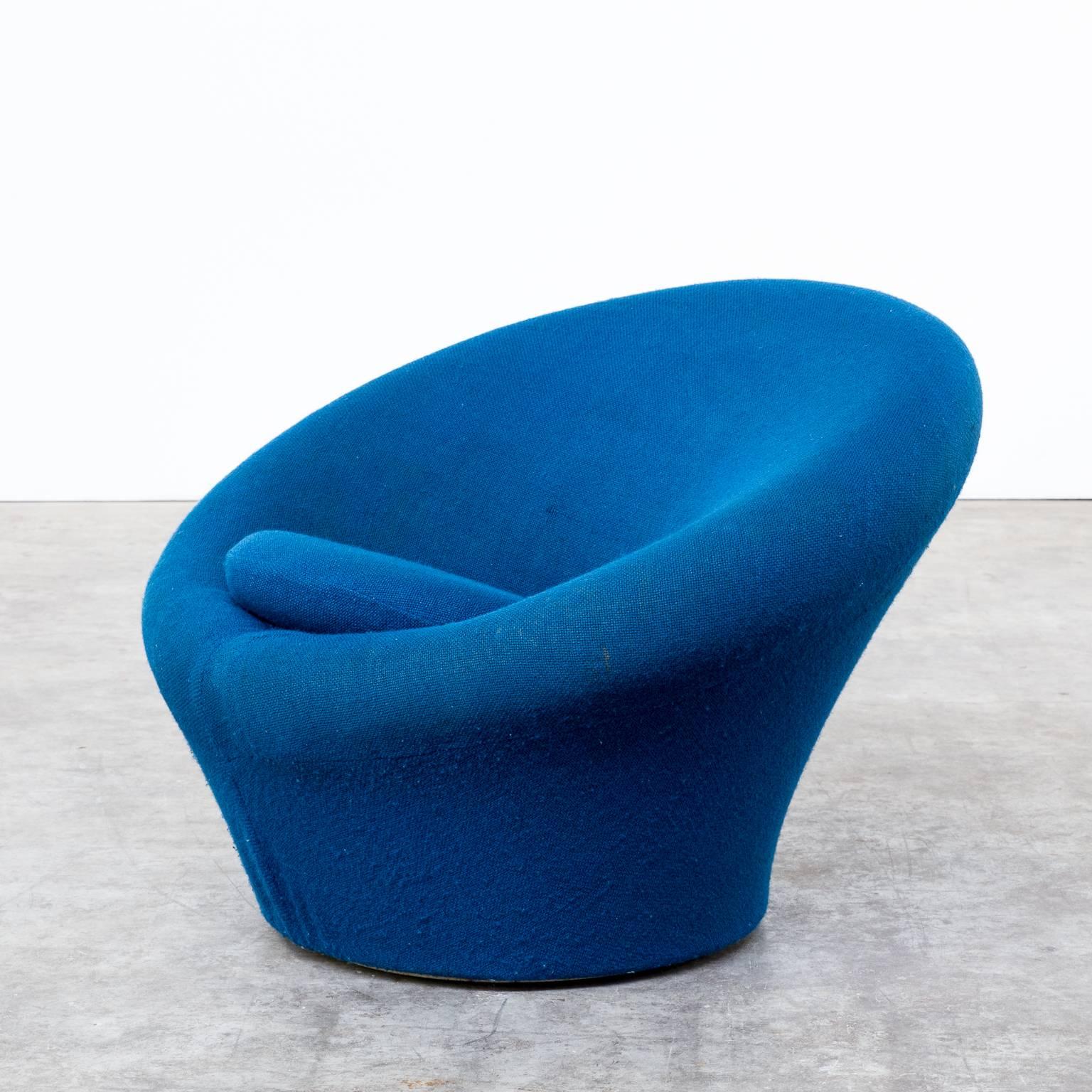 1960s Pierre Paulin ‘mushroom’ F560 fauteuil for Artifort. This model has been adopted permanently in the collection of the Museum of Modern Art in New York (MOMA). Good/fair condition, wear consistant with age and use. Dimensions: 88cm (W) x 80cm