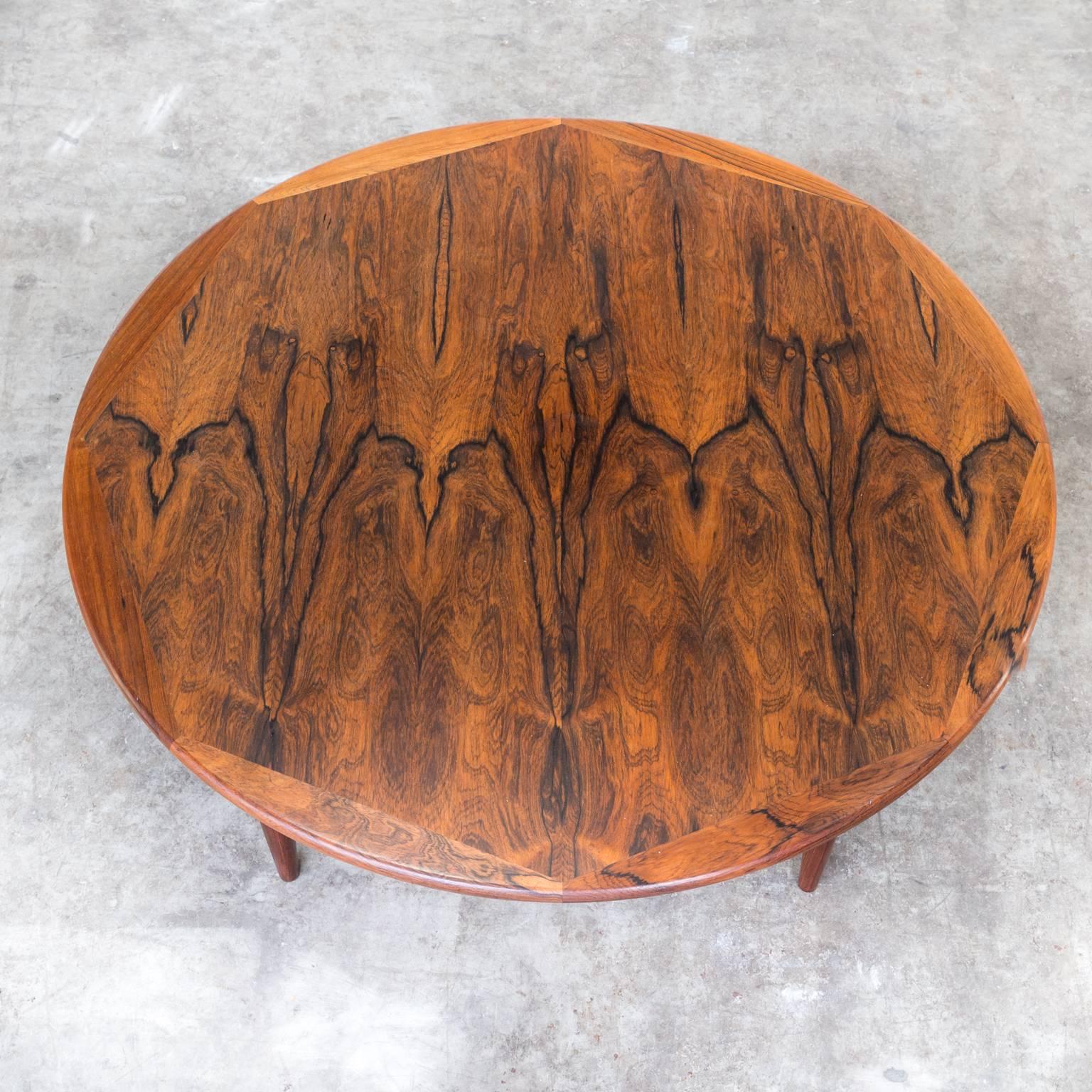 1970s Rosewood Round Coffee Table, Attributed to Peter Hvidt for France & Son In Good Condition For Sale In Amstelveen, Noord