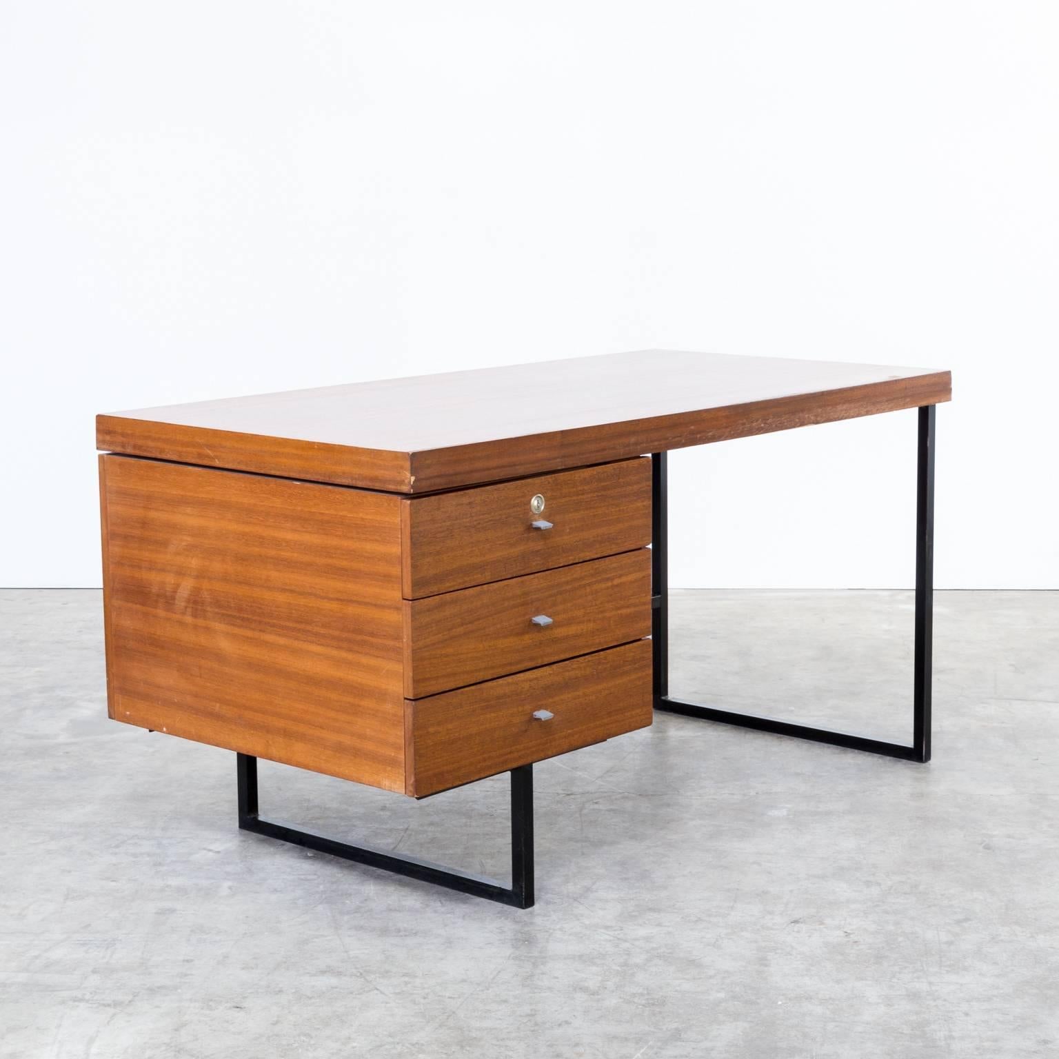 Laqué Bureau Pierre Guariche pour Meurop des années 1960 en vente