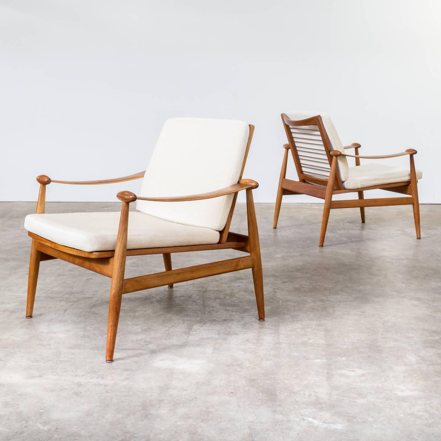 Set of two 1960s Finn Juhl FD-133 Spade fauteuils for France & Son. This pair of Spade Chairs FD 133 was designed by Finn Juhl in 1953. They are made from solid teak wood and removable cushions. The set is in very good condition.