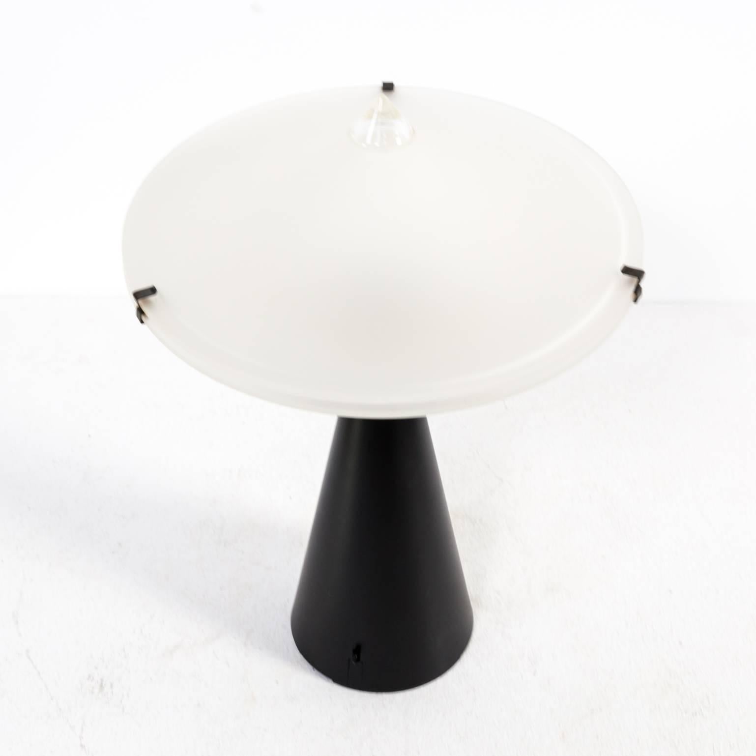 Italian 1970s Lacca Cesare 'Aliën' Table Lamp for Tre Ci Luce For Sale