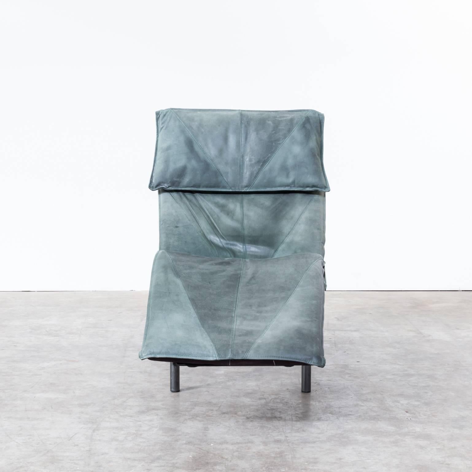 Tord Björklund ‘skye’ chaise longue chair leather. Beautiful patina on the forest green leather. Good condition, consistent with age and use.