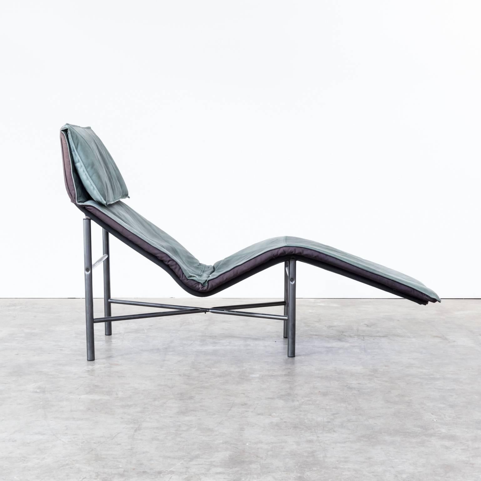 Mid-Century Modern 1980s Tord Björklund ‘Skye’ Chaise Longue Chair Leather For Sale