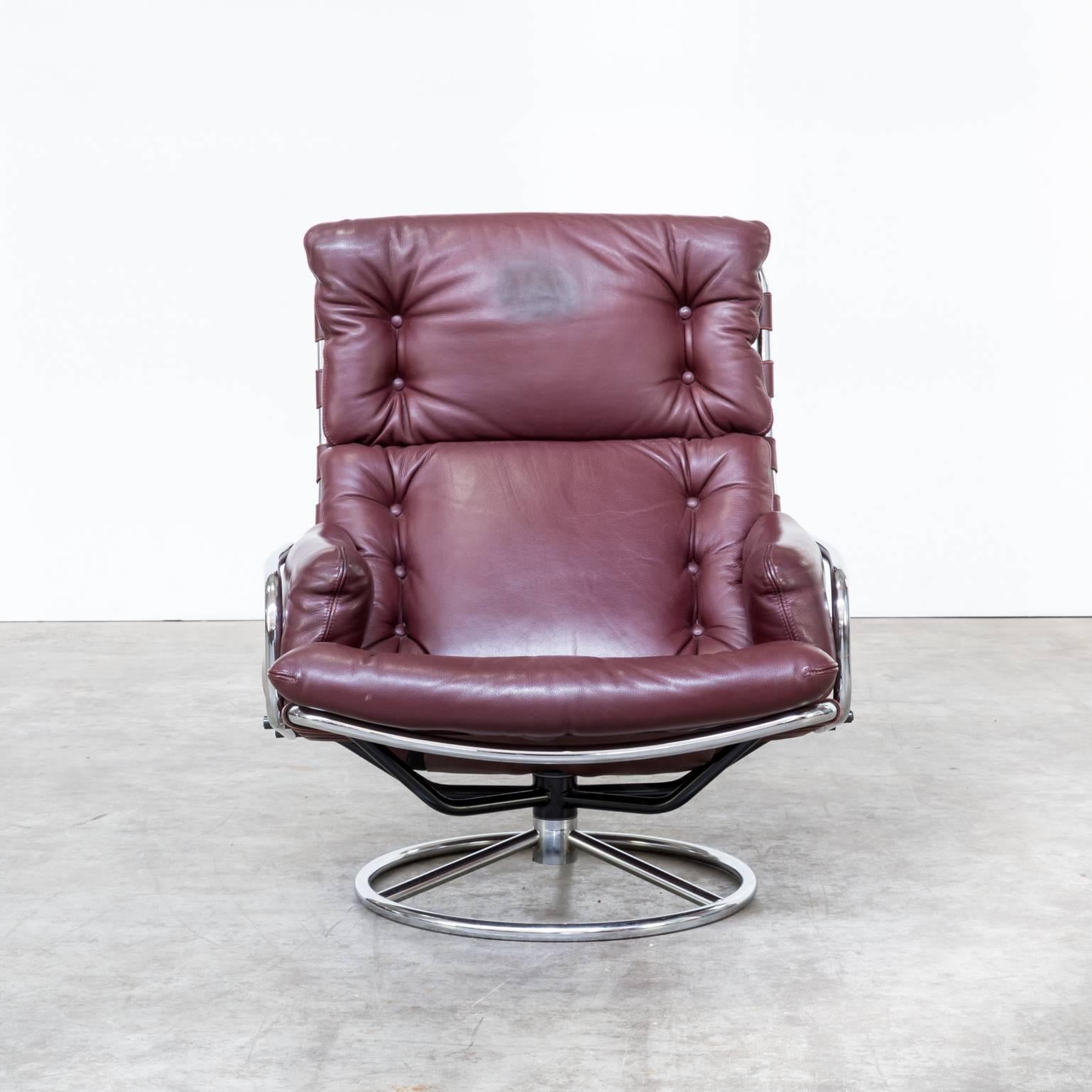 1970s Martin Visser SZ19 Tanabe fauteuil for ’t Spectrum. Rare ’tanabe’ model. This item is also part of the collection of the Textilemuseum in Tilburg the Netherlands.