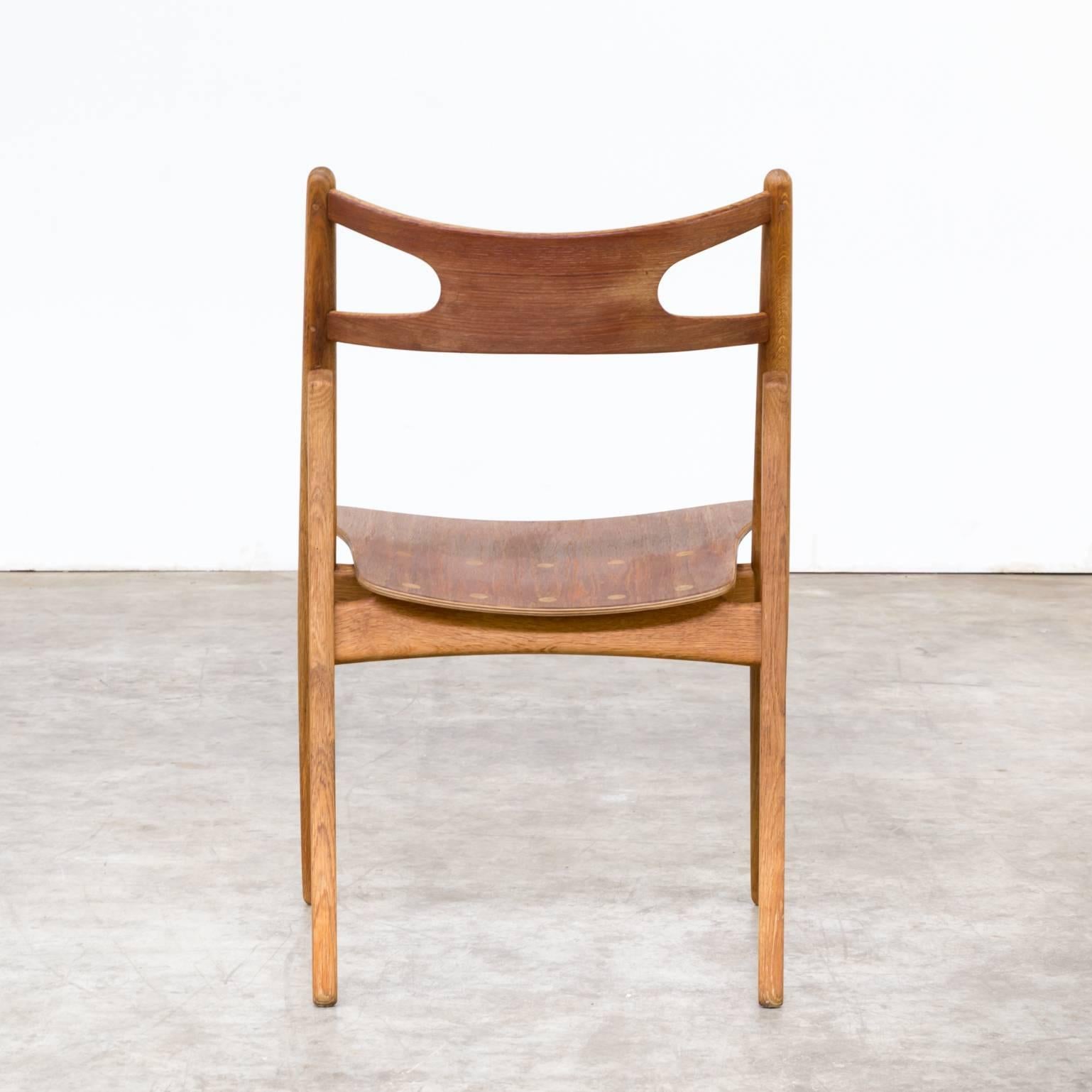 Oak 1960s Hans Wegner ‘CH29 Sawback’ Dining Chairs for Carl Hansen & Son For Sale