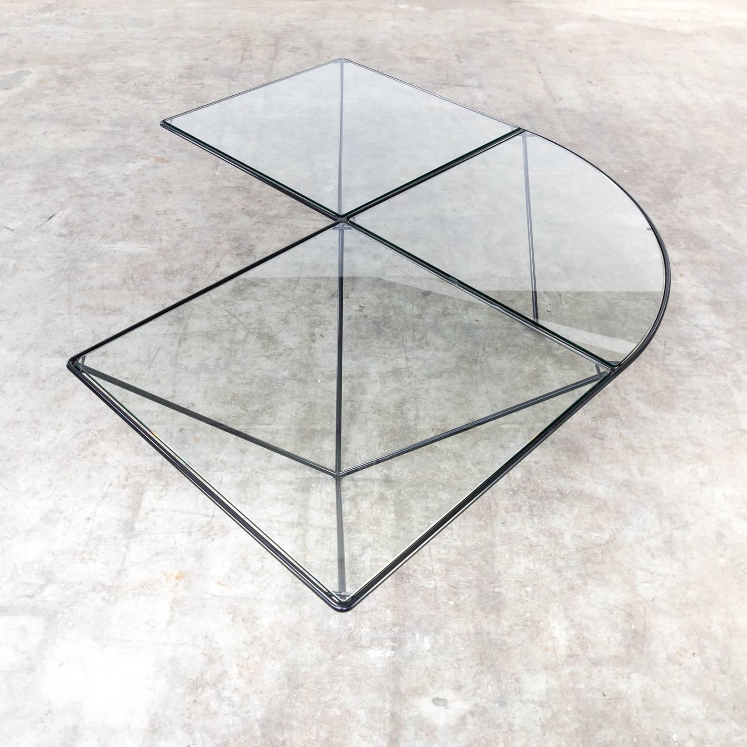 Glass Corner Coffee Table, style of Paolo Piva In Good Condition For Sale In Amstelveen, Noord