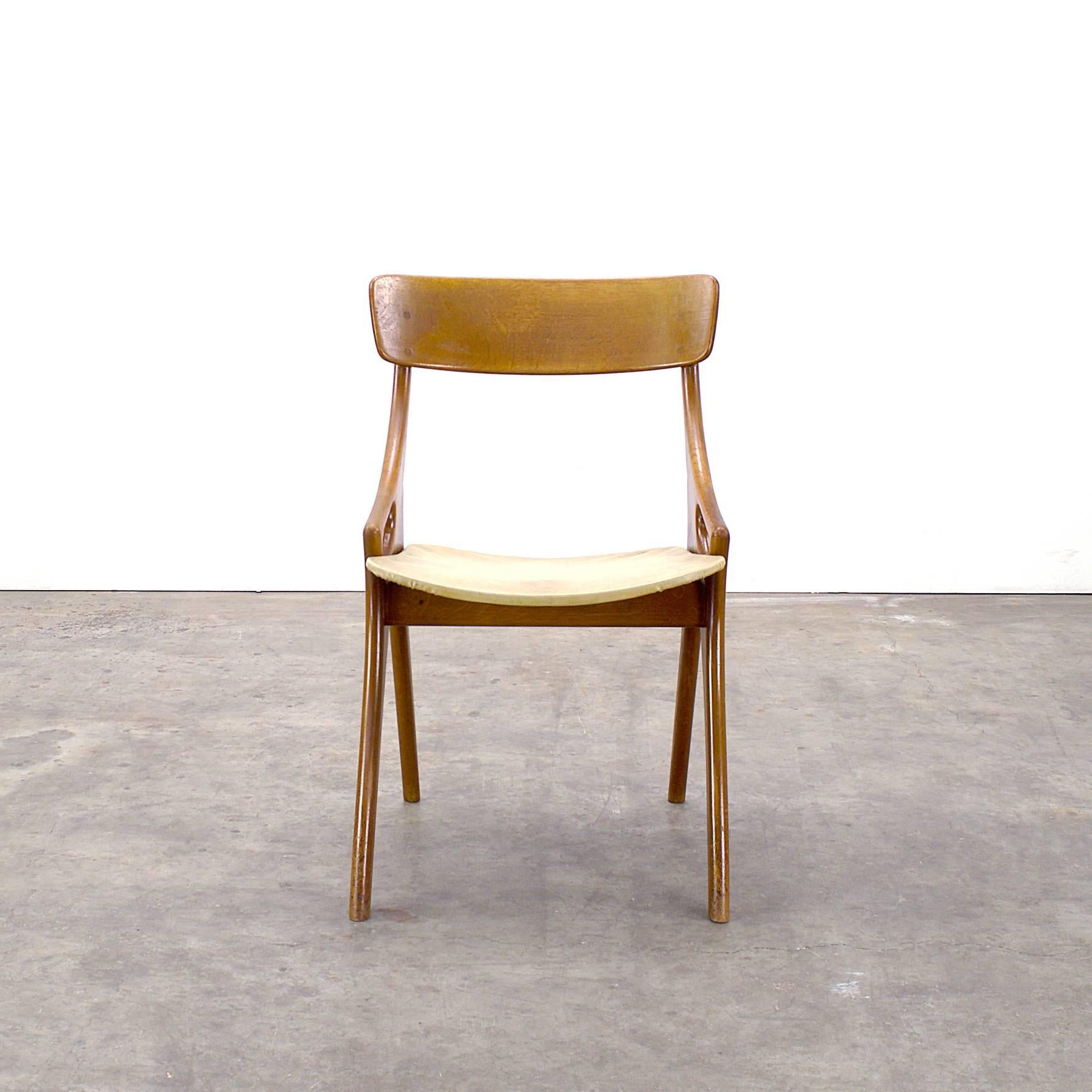 Mid-Century Modern 1950s Arne Hovmand Olsen Dining Chair for Mogens Kold, Set of Four For Sale