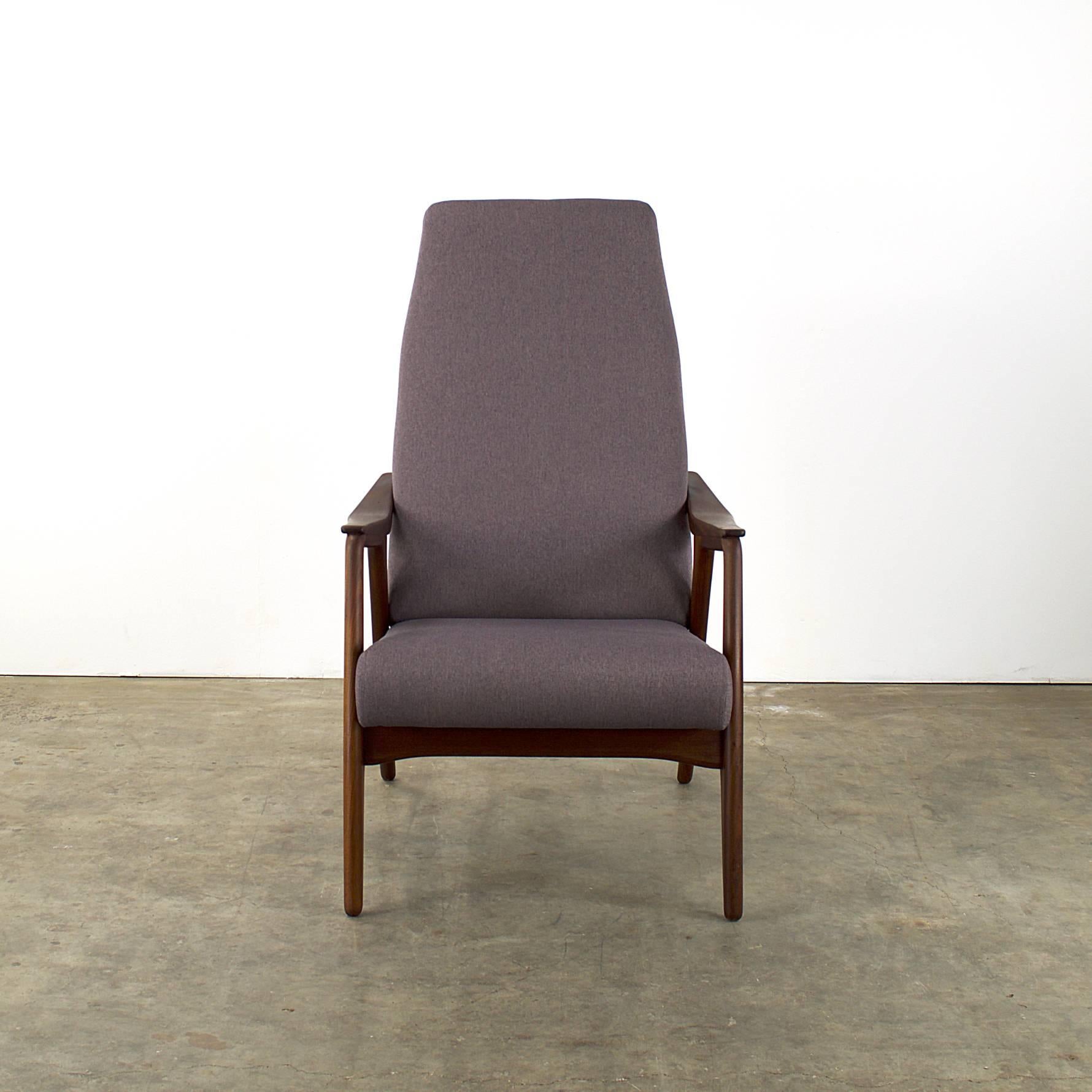 Midcentury teak easy chair / fauteuil reupholstered. Scandinavian design wit beautiful Lima purple rain fabric. Very good condition.