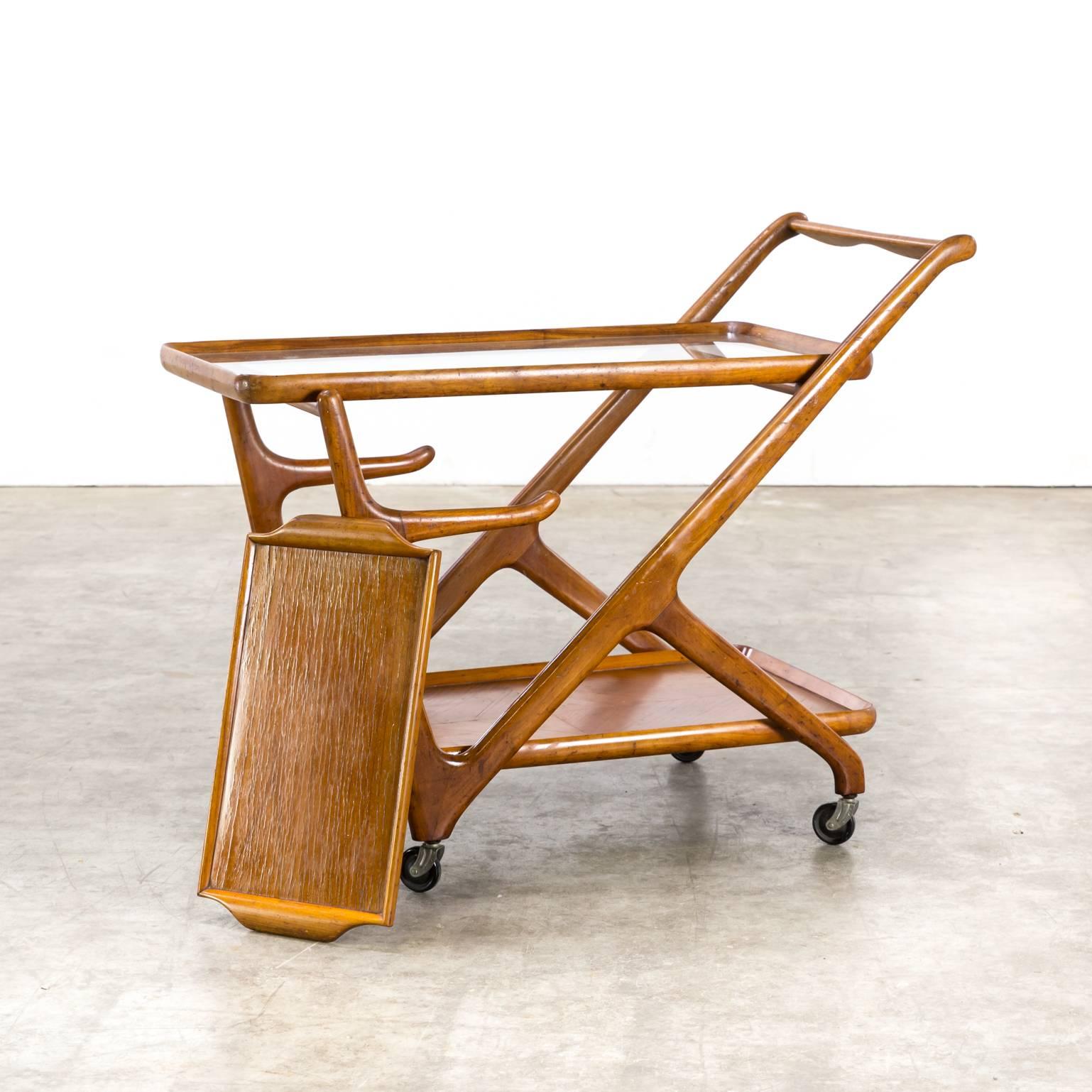 1950s Cesare Lacca tea trolley for Cassina. Good condition with characteristic spurs of aging, consistent with age and use.