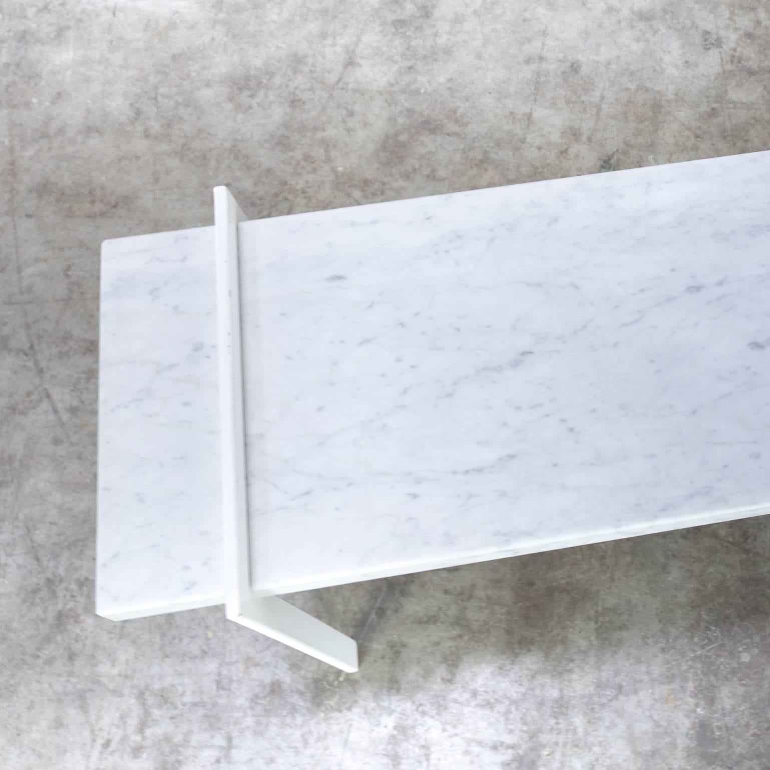 Mid century, timeless, metal and bianco carrara marble side table For Sale 3