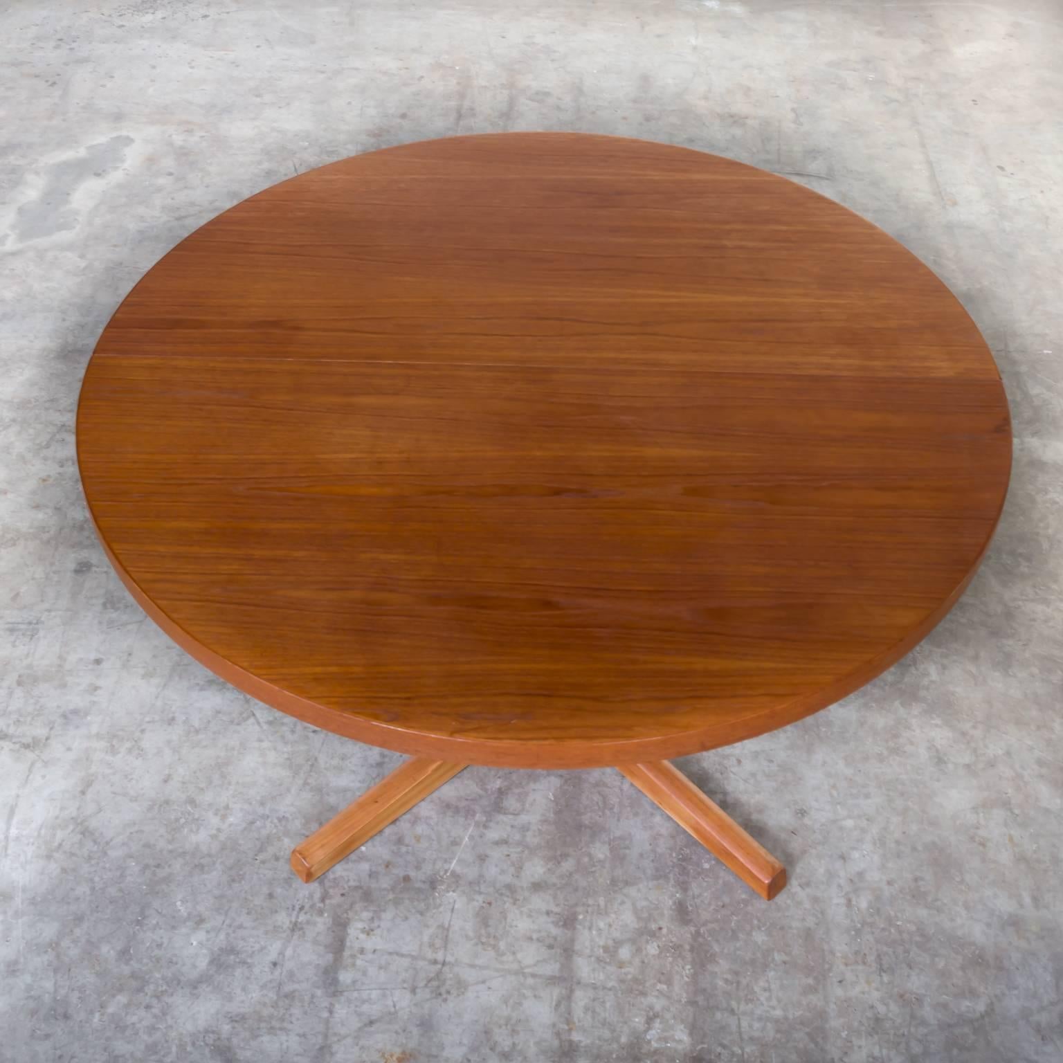 1960s Teak Oval Dining Table AM Mobler, Denmark In Good Condition In Amstelveen, Noord