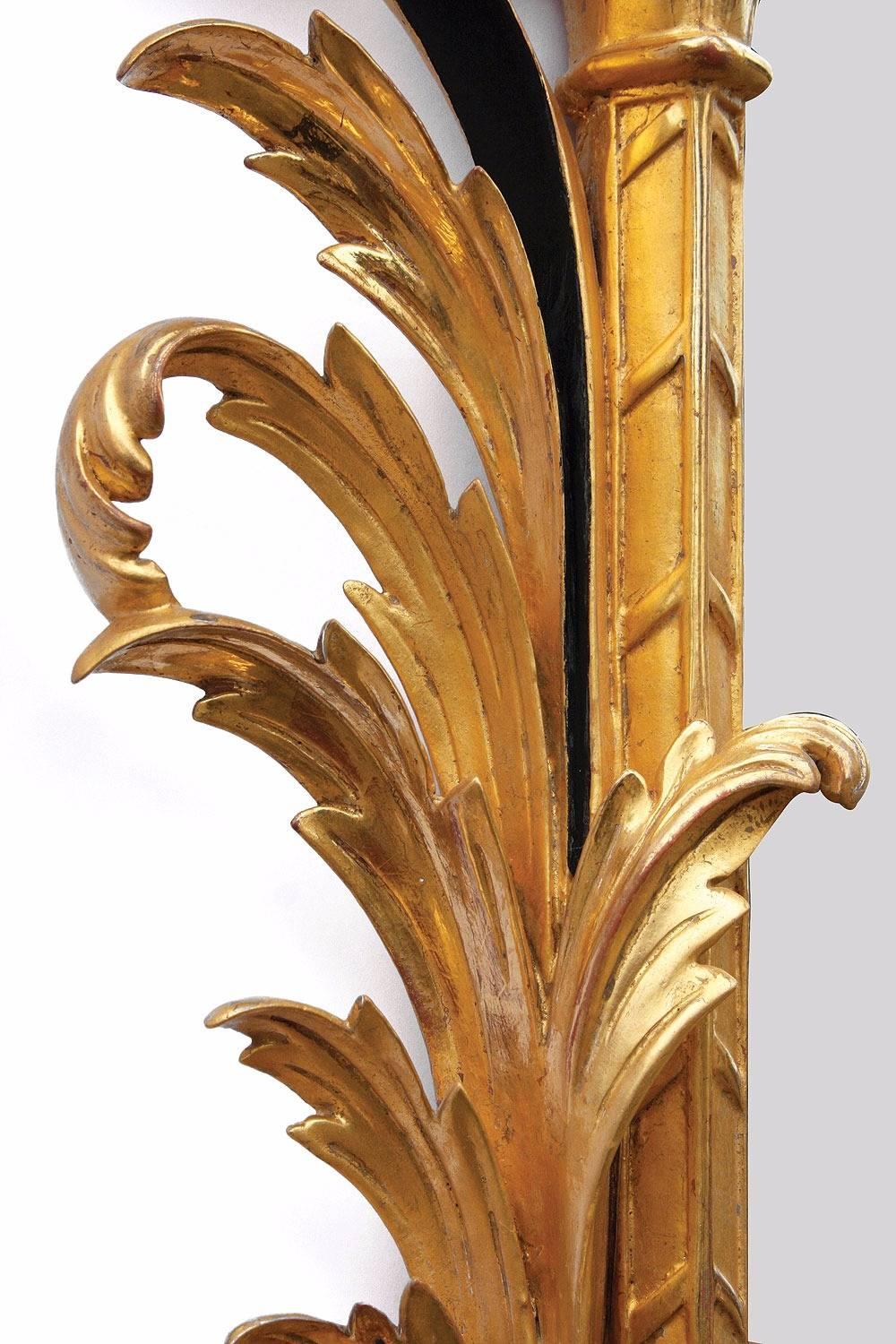 Water Gilded Hand-Carved Mirror In Excellent Condition For Sale In Nettlebed, Oxfordshire