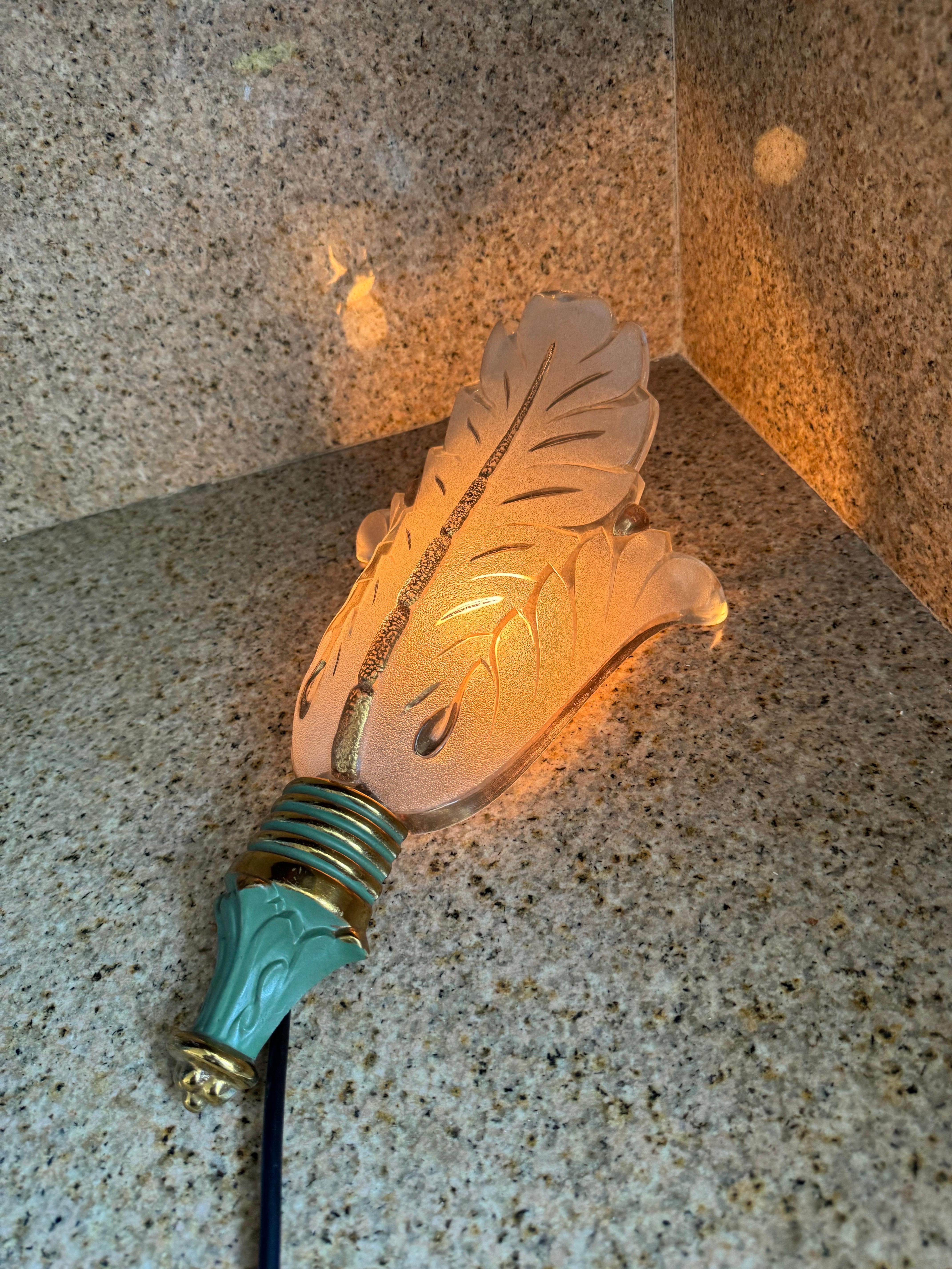 Coppia di lampade Art Deco in ottone e vetro di Ezan, Francia, circa anni '40 in vendita 3