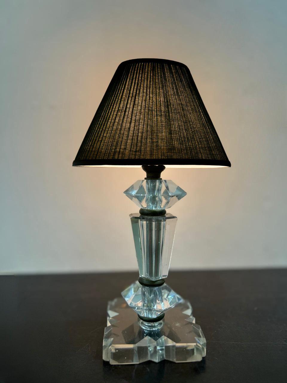 2 Preciosas lámparas de mesa de estilo Baccarat y Jacques Adnet , sin marcar.
Francia hacia 1940.
Las piezas 