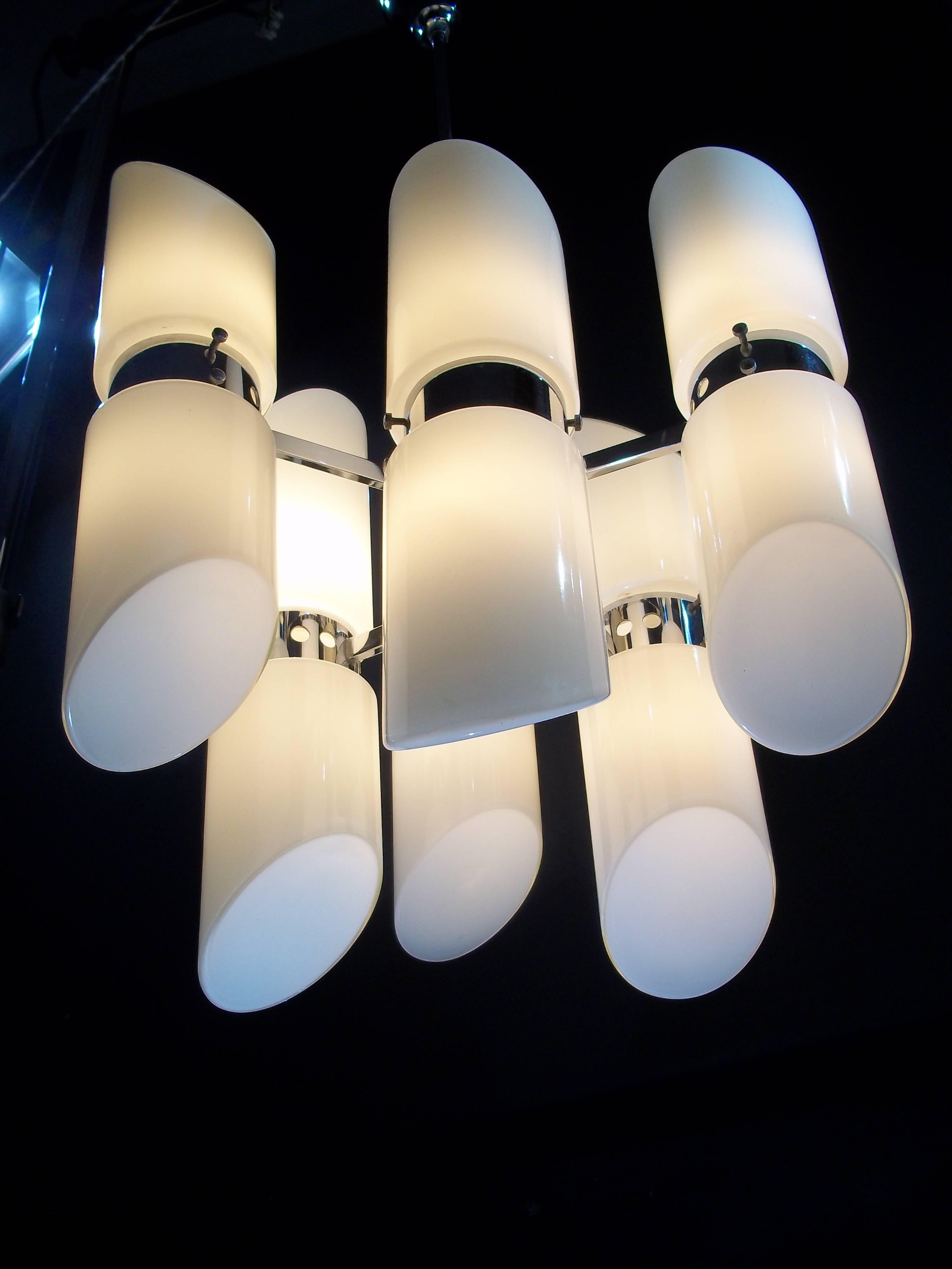 Mid-Century Modern twelve-Light Chandelier by Sciolari, Italy, circa 1970 In Fair Condition In Merida, Yucatan